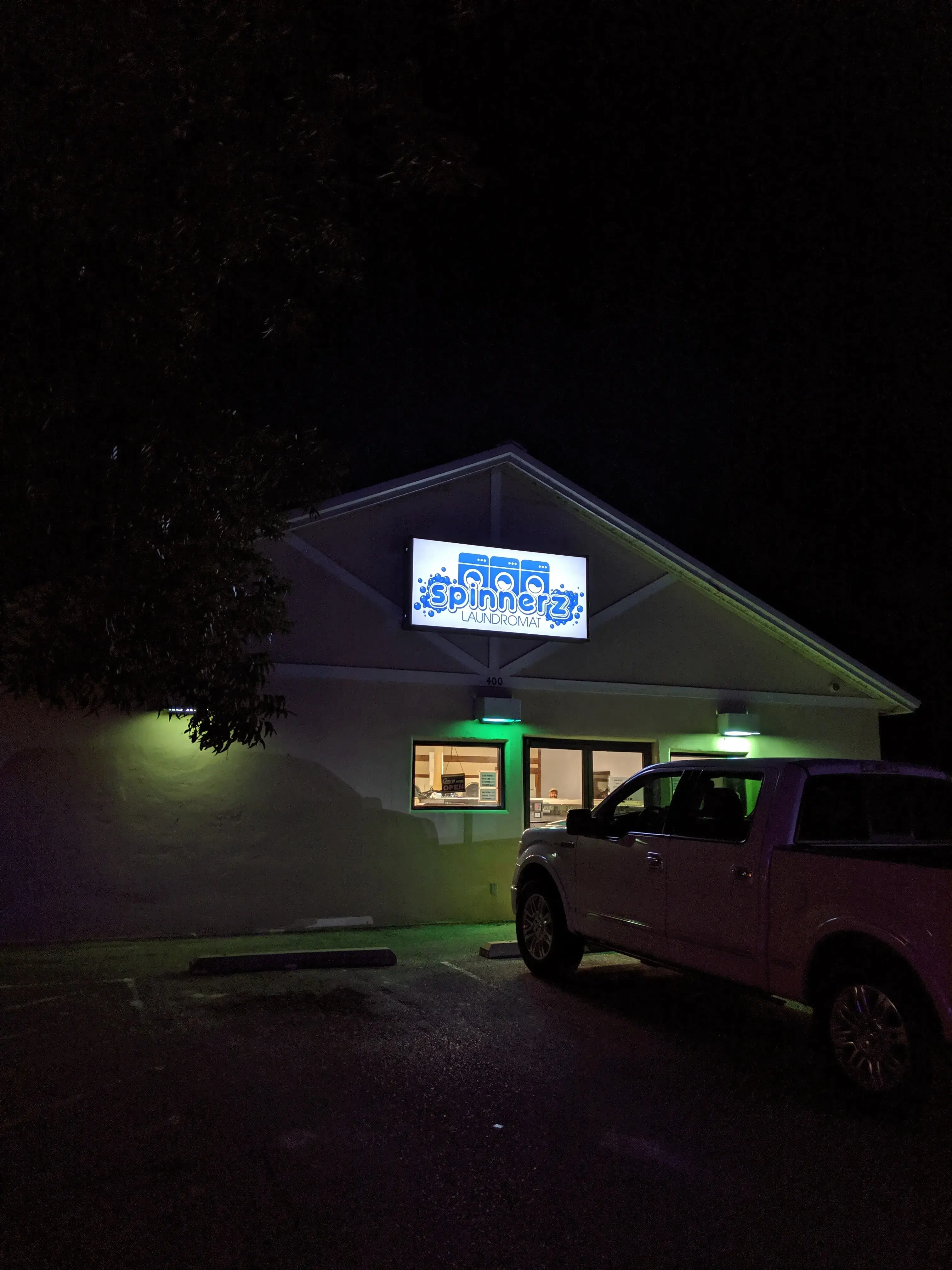 Spinnerz Laundromat - Image 8