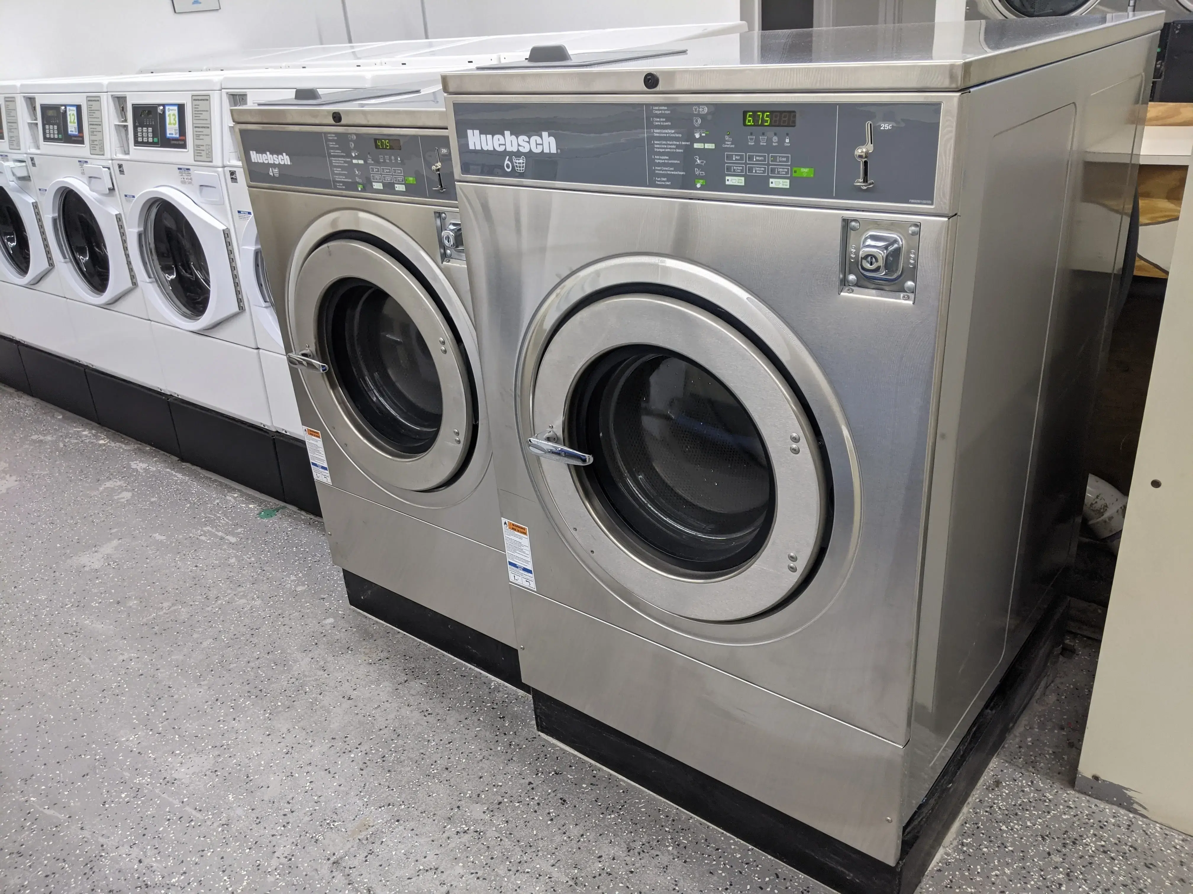 Spinnerz Laundromat - Image 12