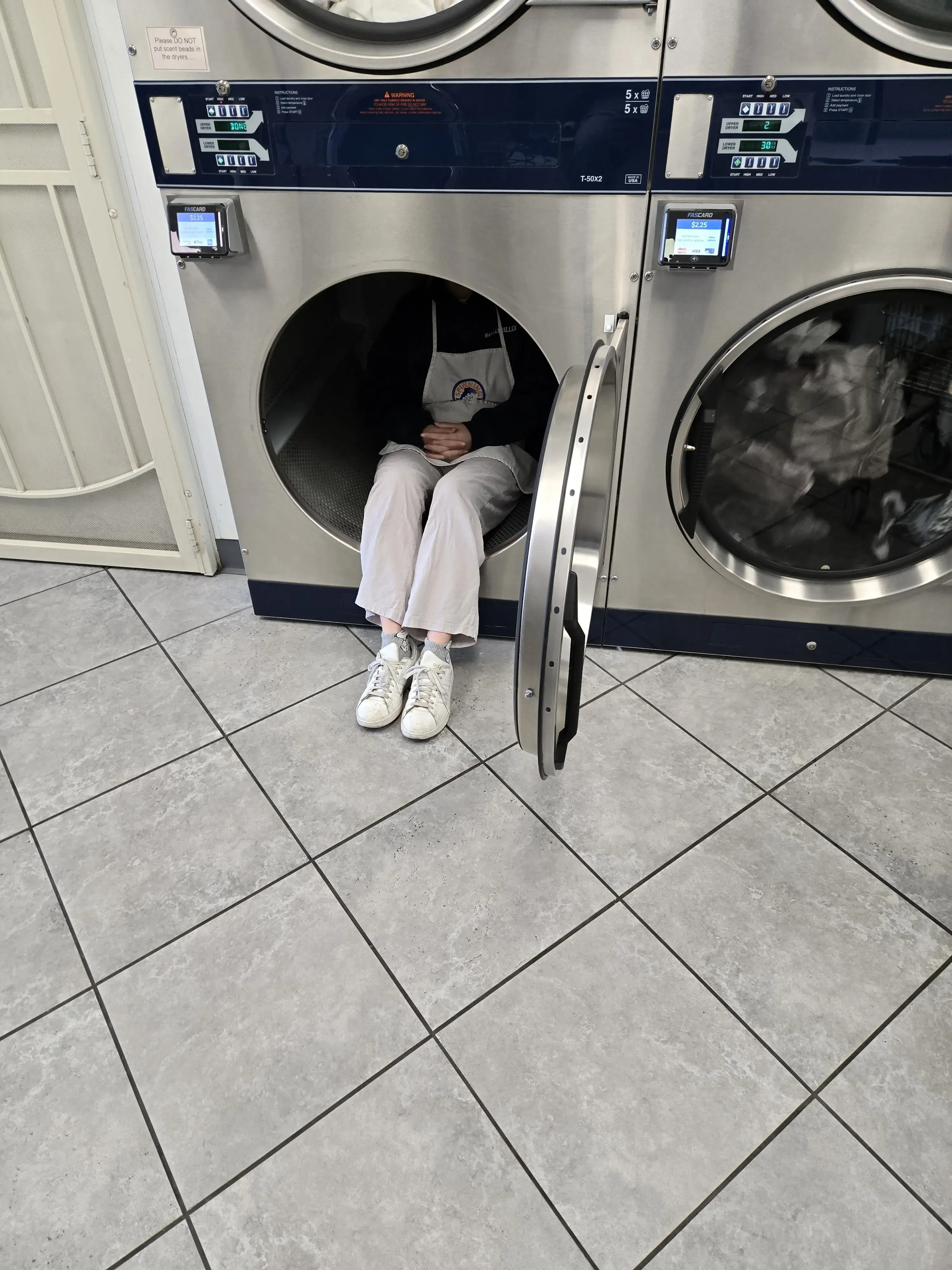Spinning Suds Laundromat - Image 14