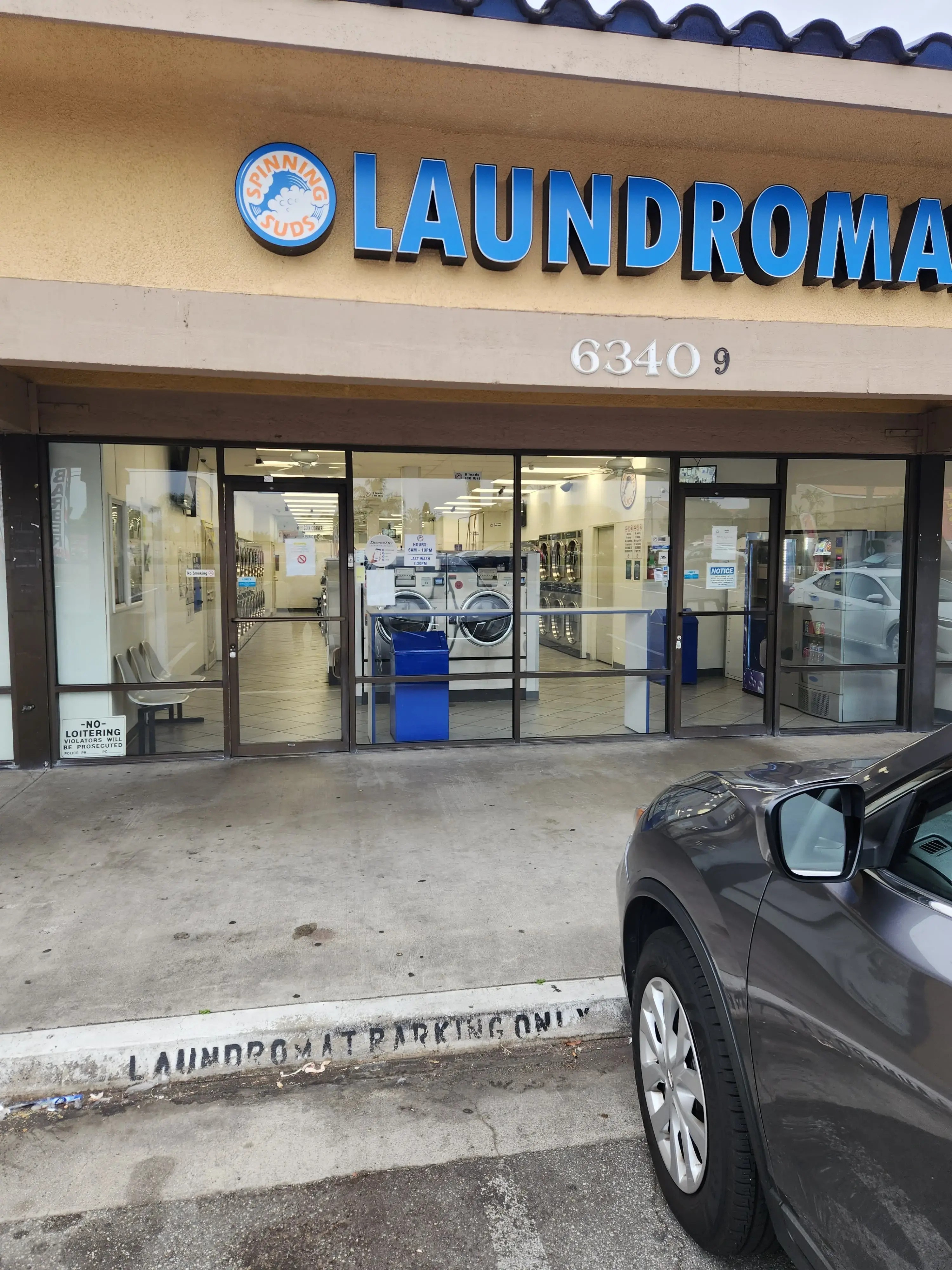 Spinning Suds Laundromat thumbnail 3