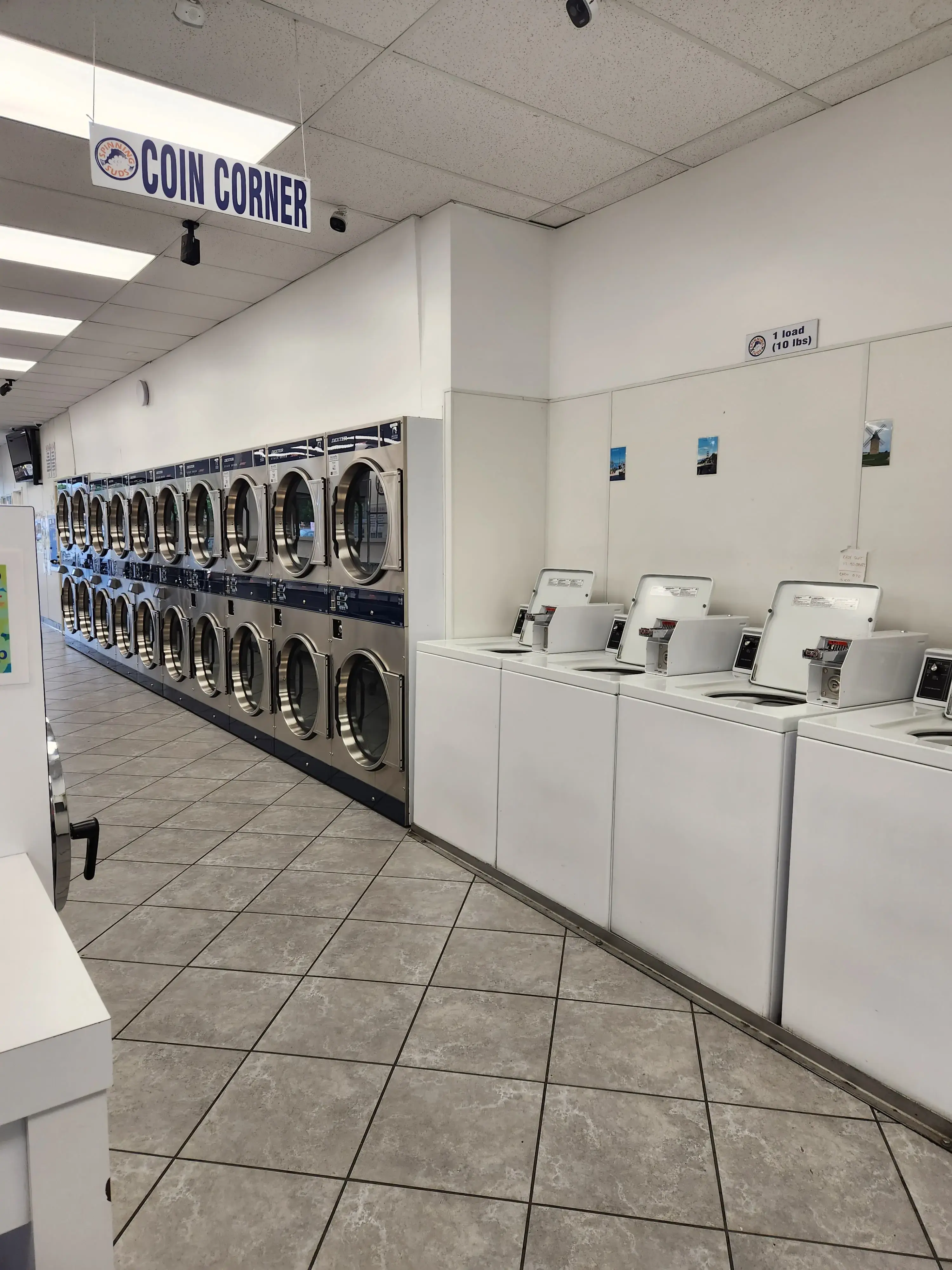 Spinning Suds Laundromat thumbnail 4
