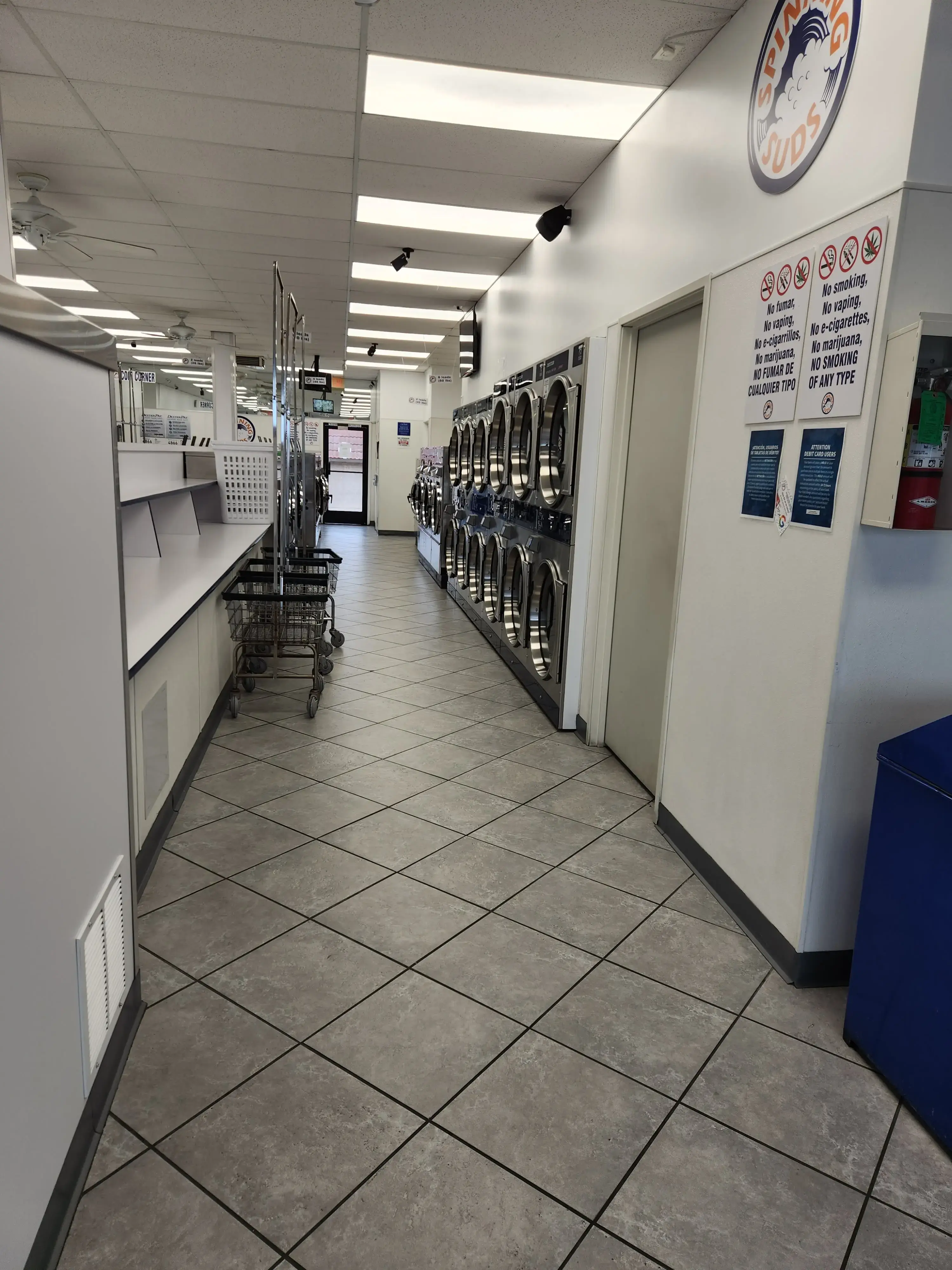 Spinning Suds Laundromat thumbnail 5