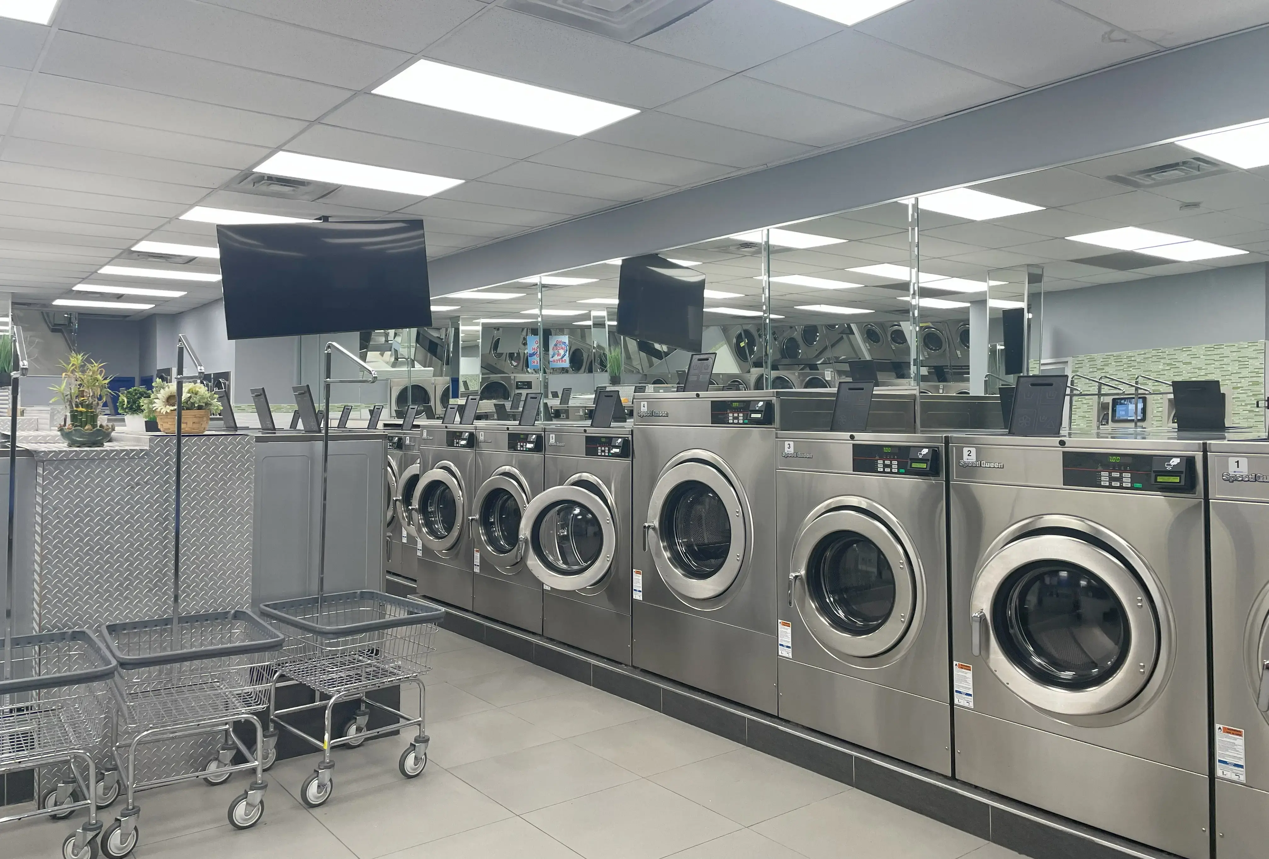 Spins Laundromat Jersey City thumbnail 7