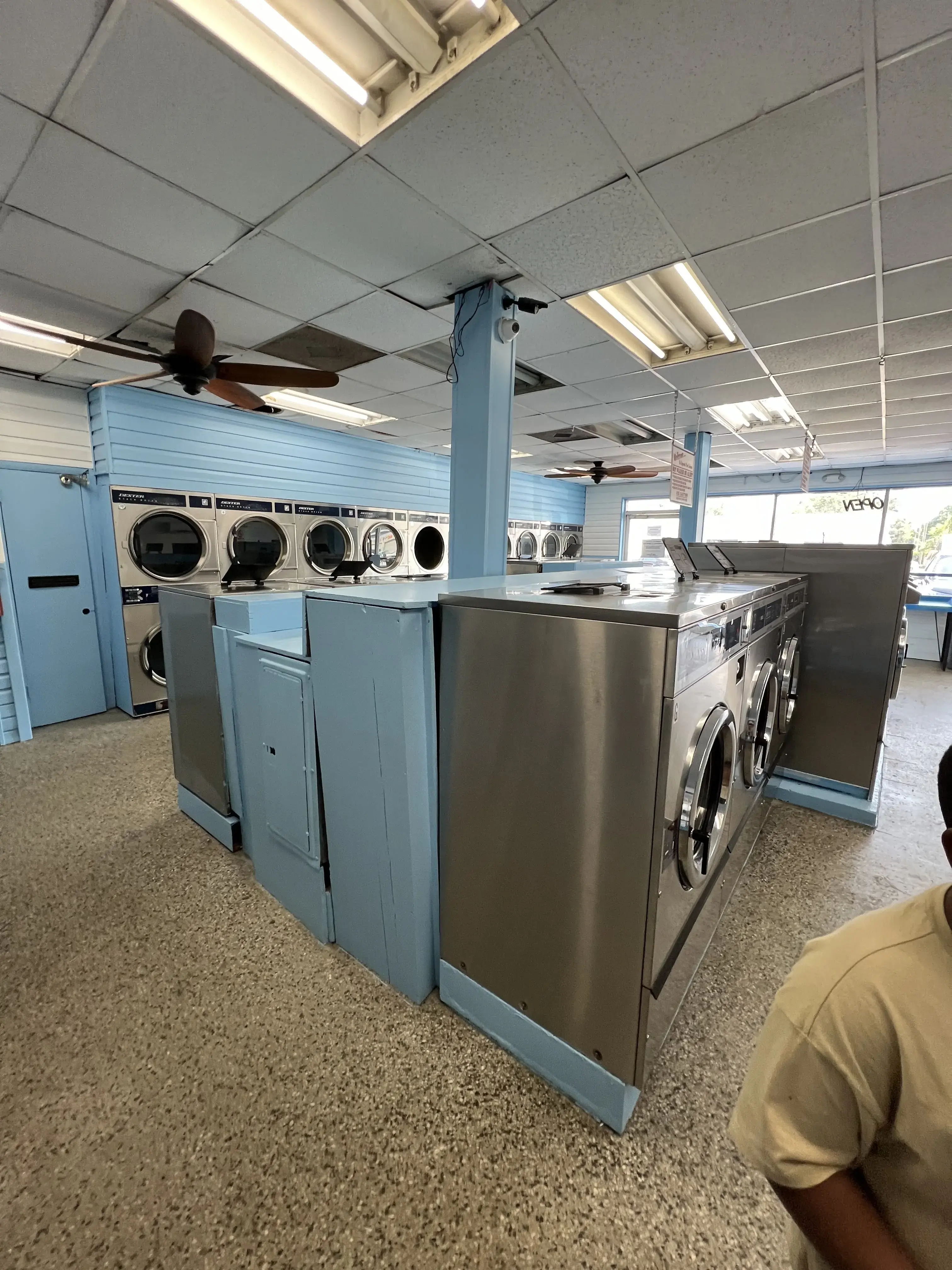 Spins Laundromat - Image 2