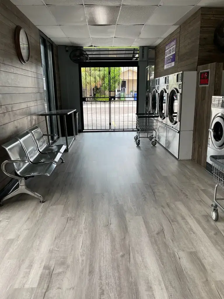 Spins Laundromat - Image 7