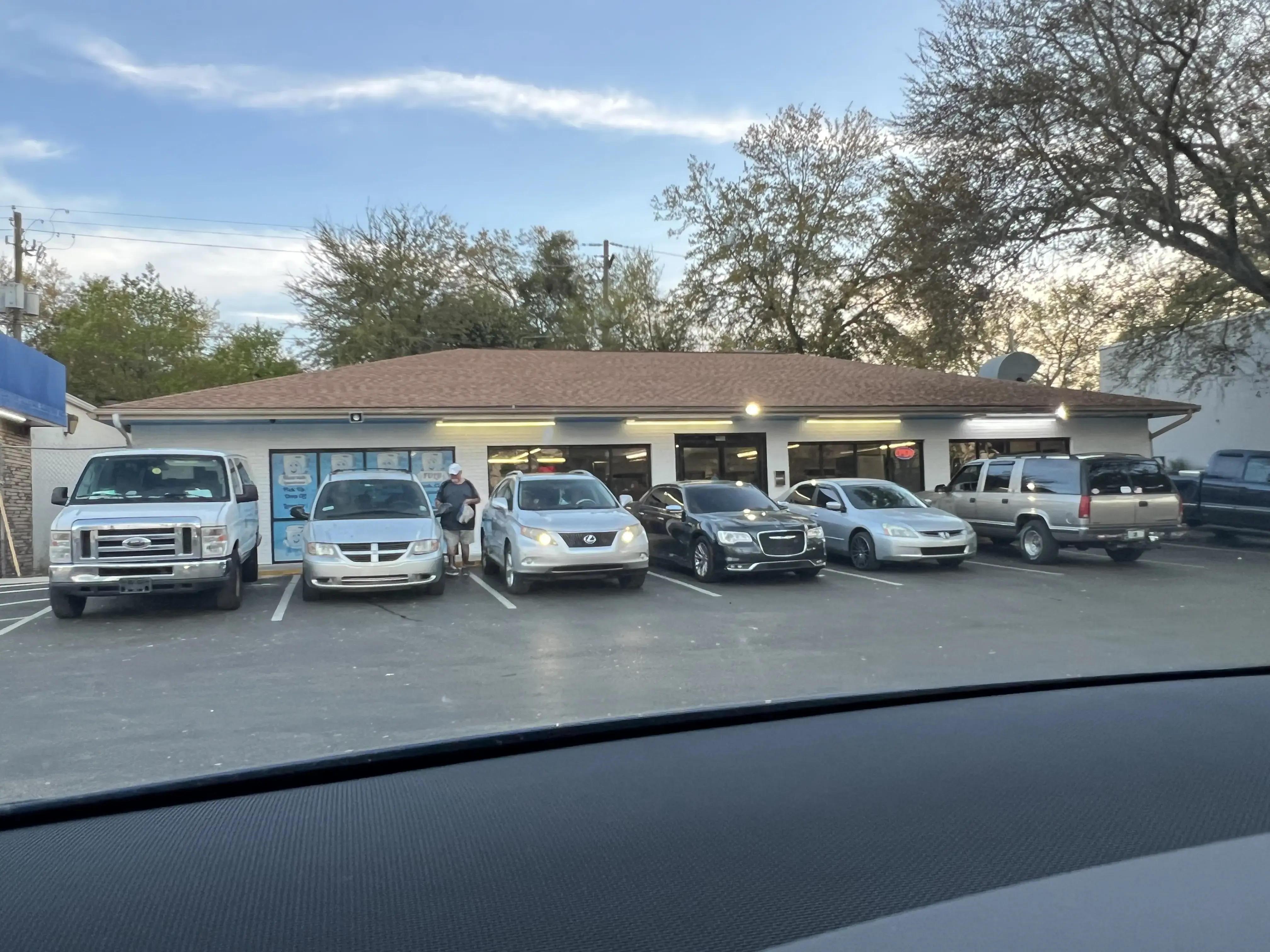 Spins Laundromat thumbnail 5