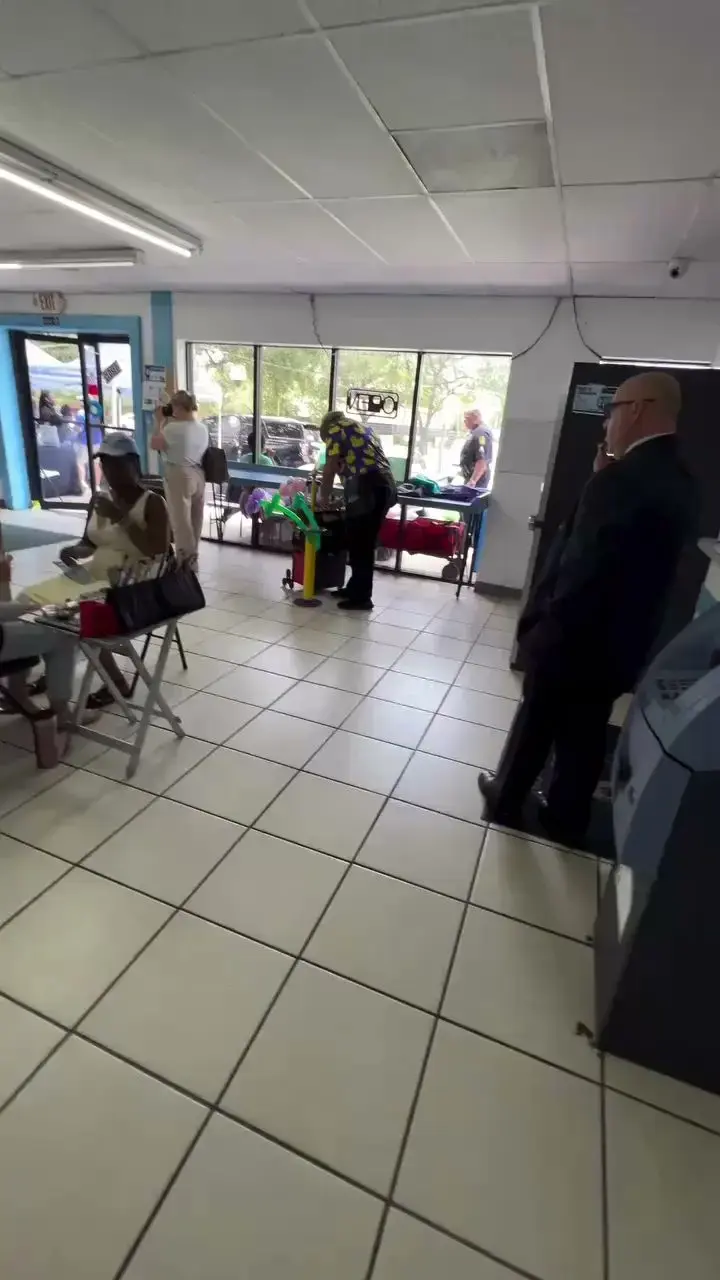 Spins Laundromat - Image 11