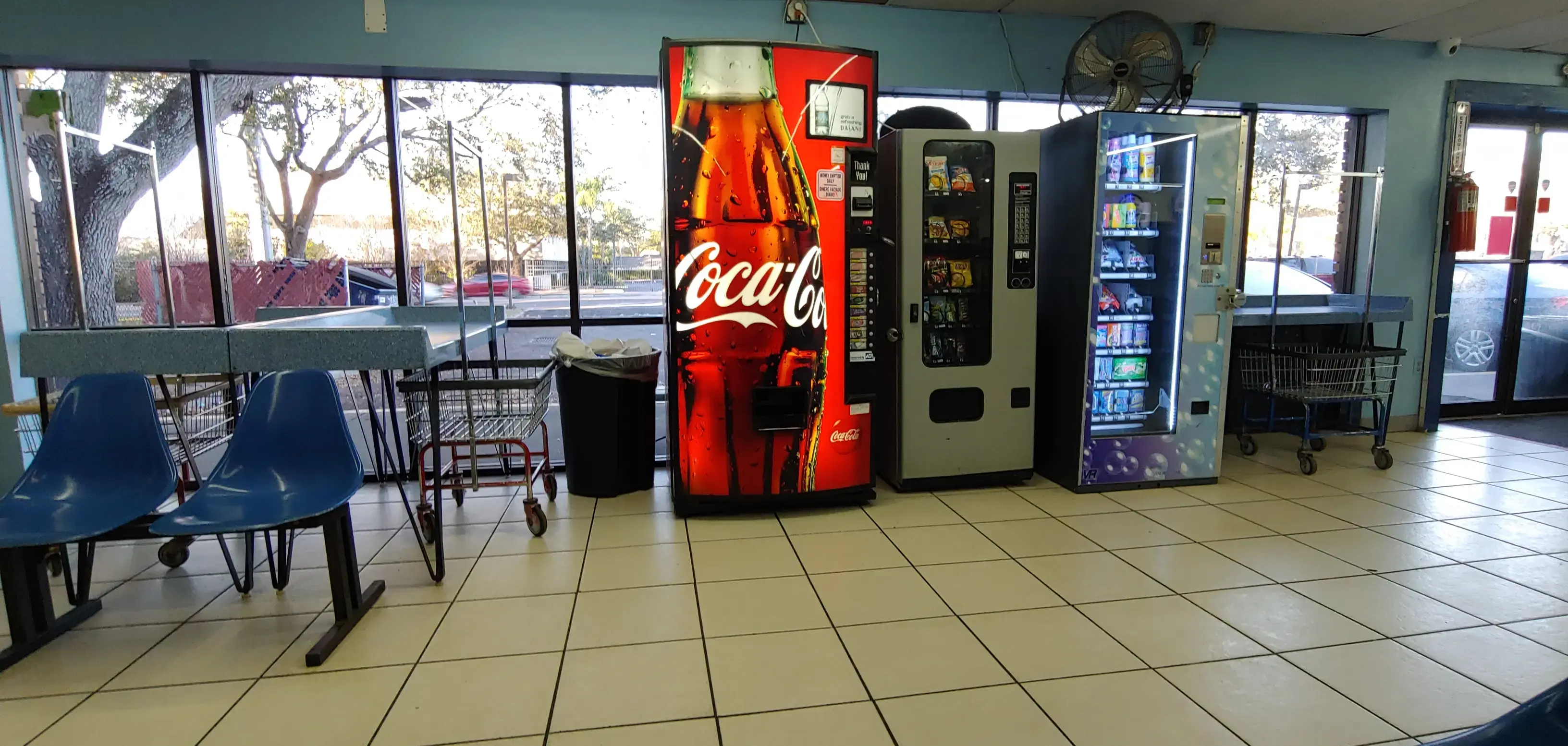 Spins Laundromat - Image 13