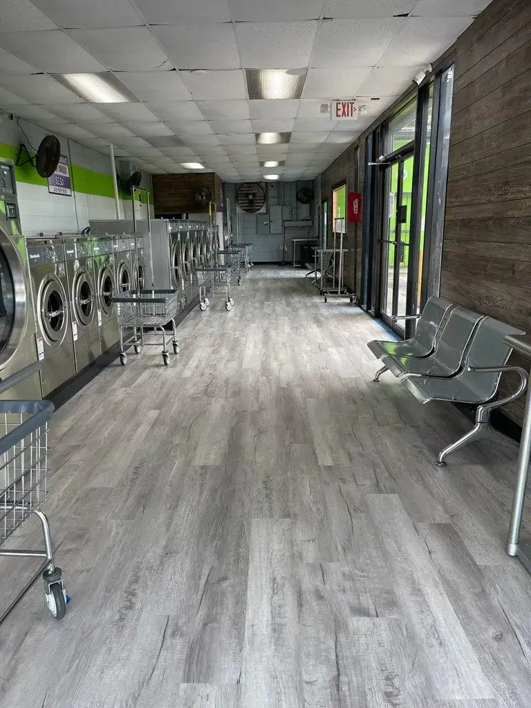 Spins Laundromat - Image 1