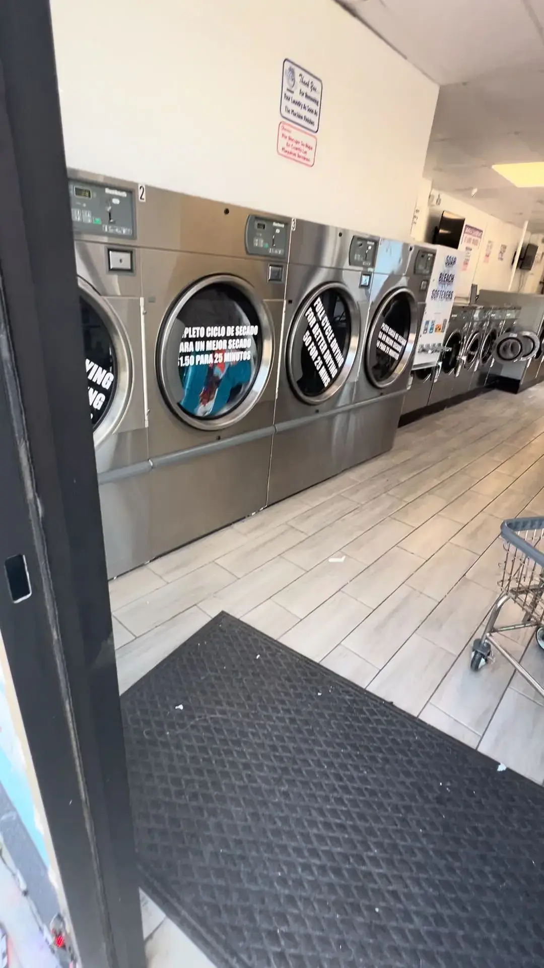 Spins Laundromat - Image 13