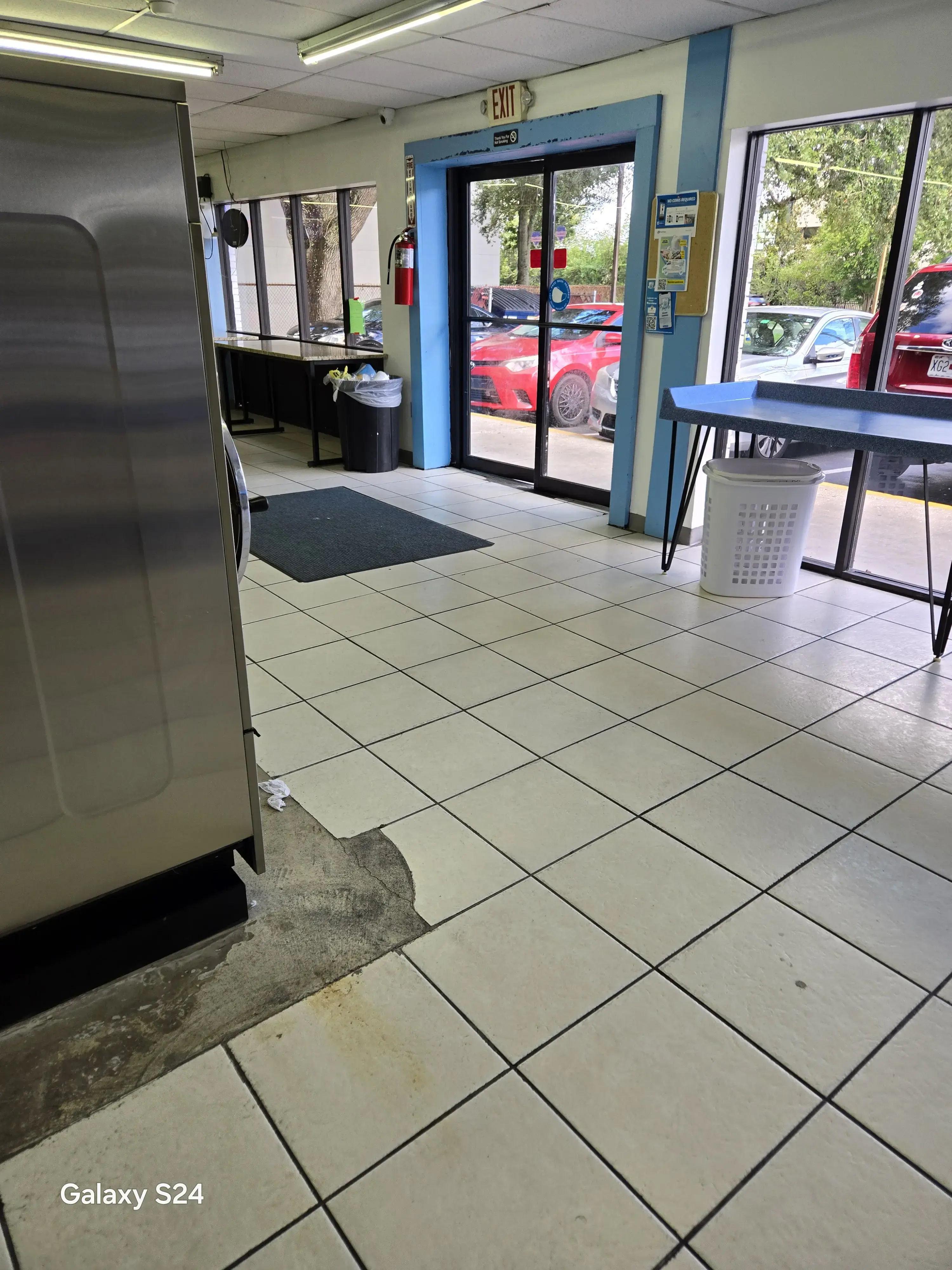 Spins Laundromat - Image 9