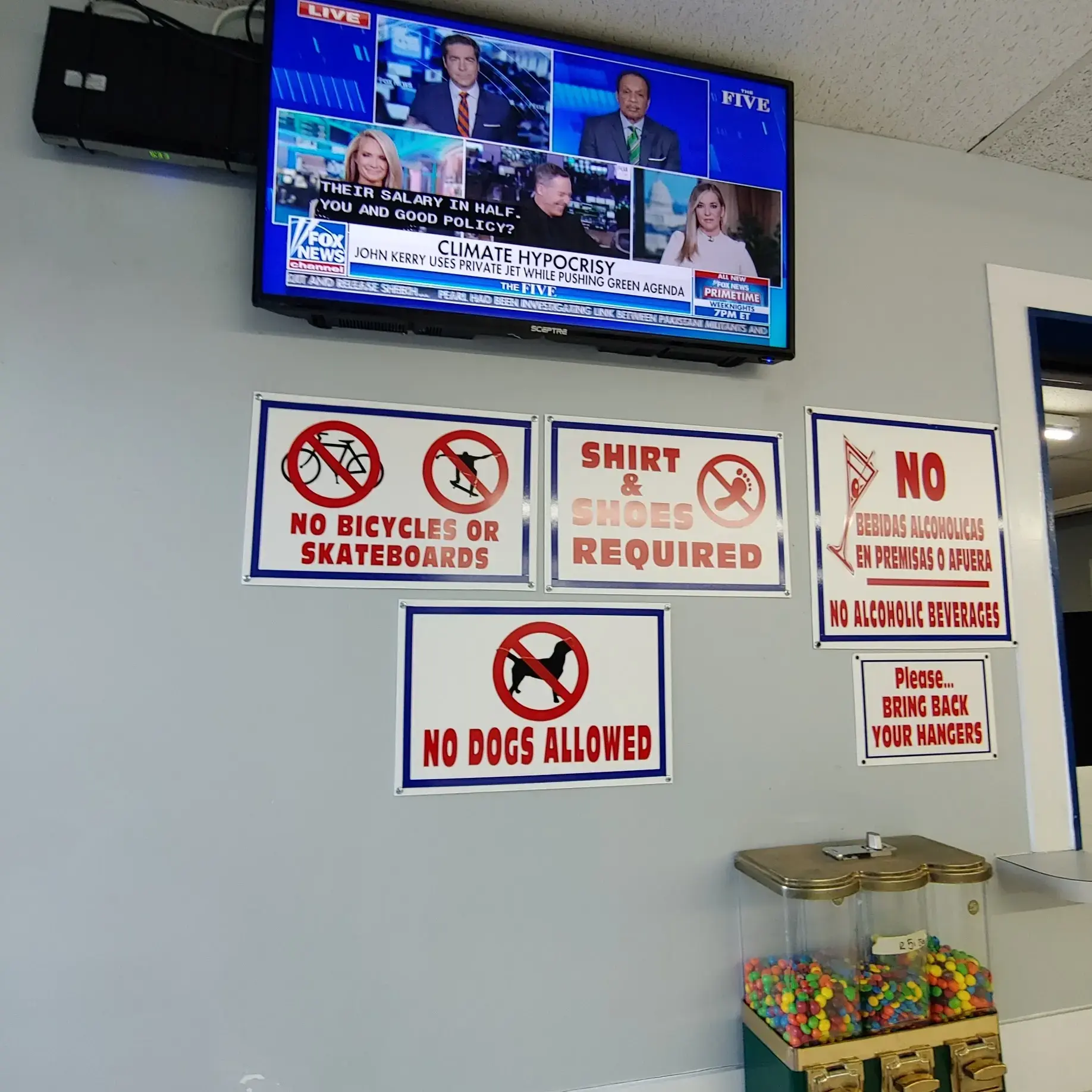 Spins Laundromat - Image 16