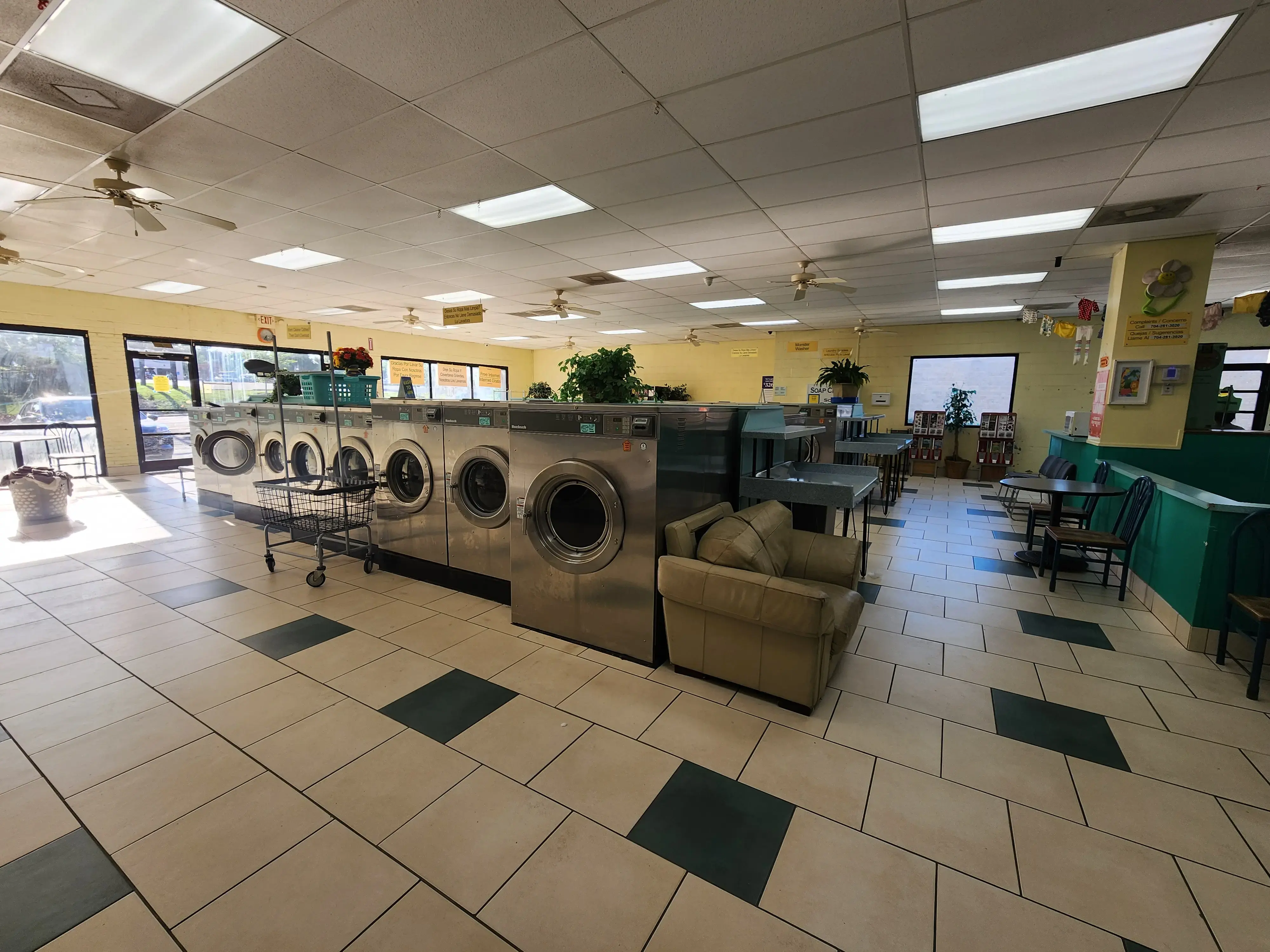 Spintastic Laundromat location