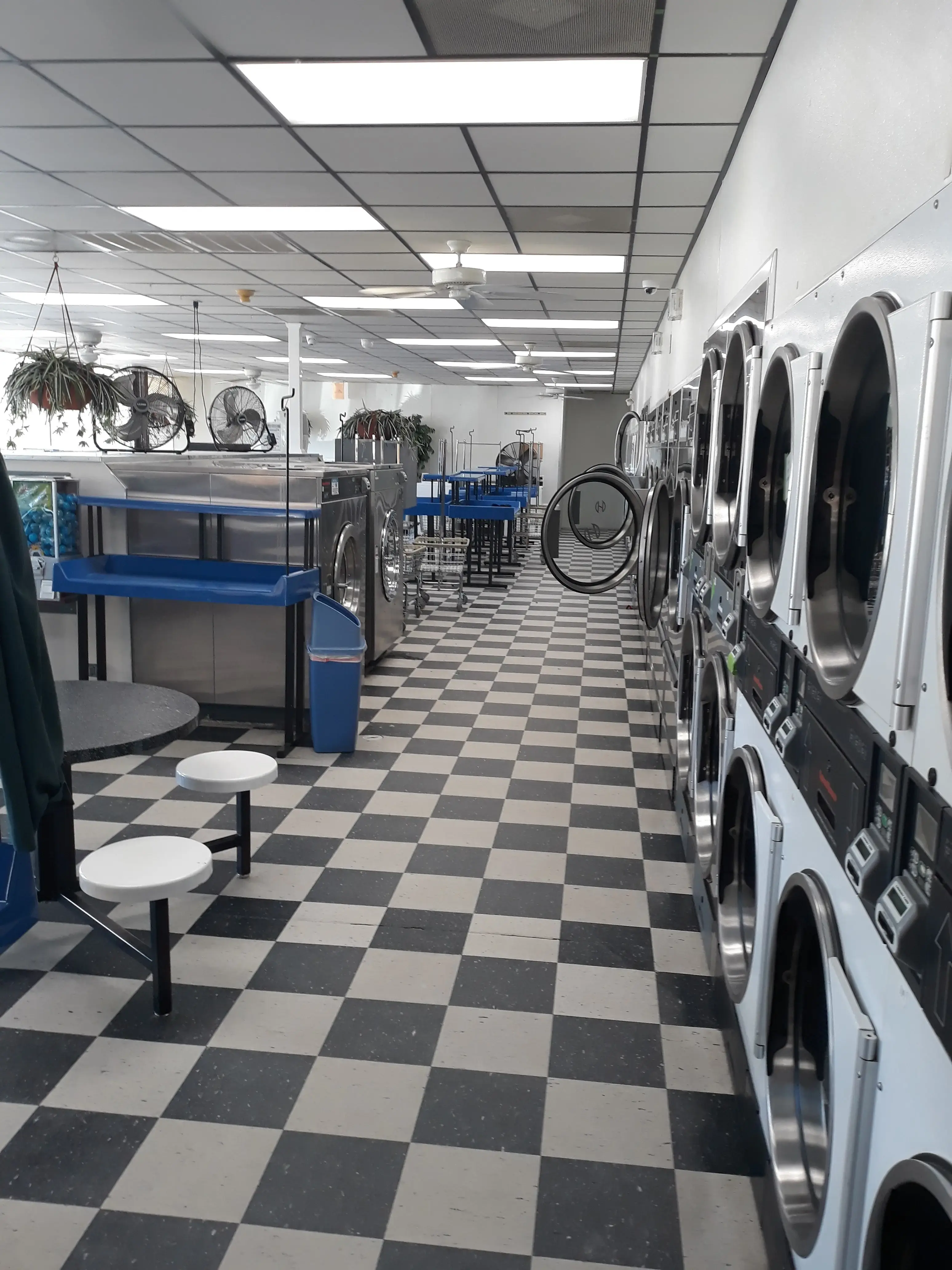 Spintastic Laundromat - Image 8
