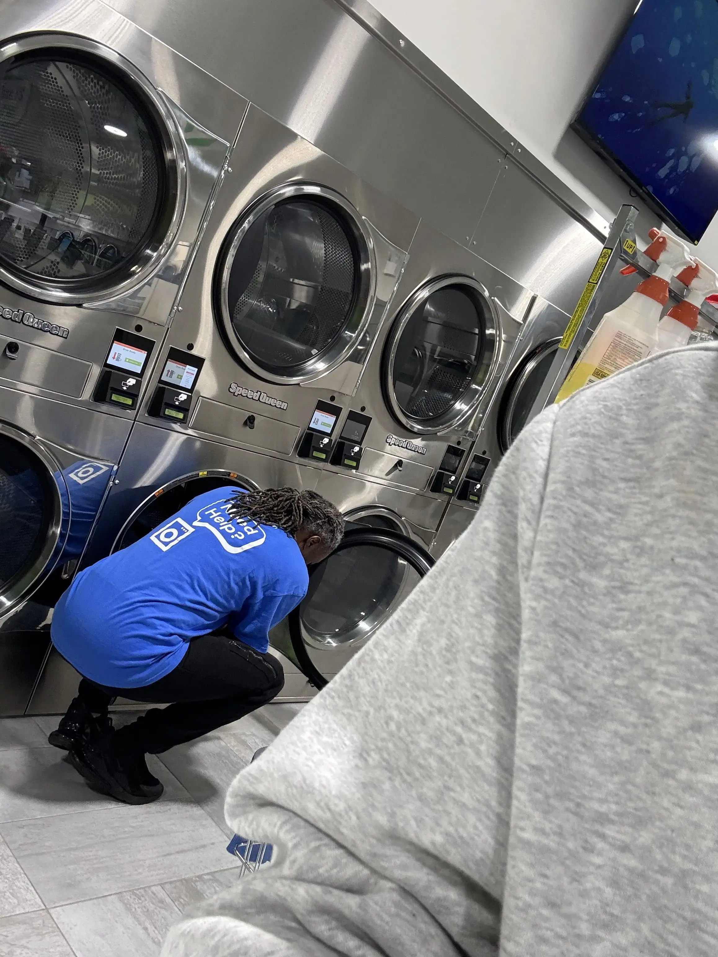 SpinXpress Laundry - Belmont/Kennedy - Image 13