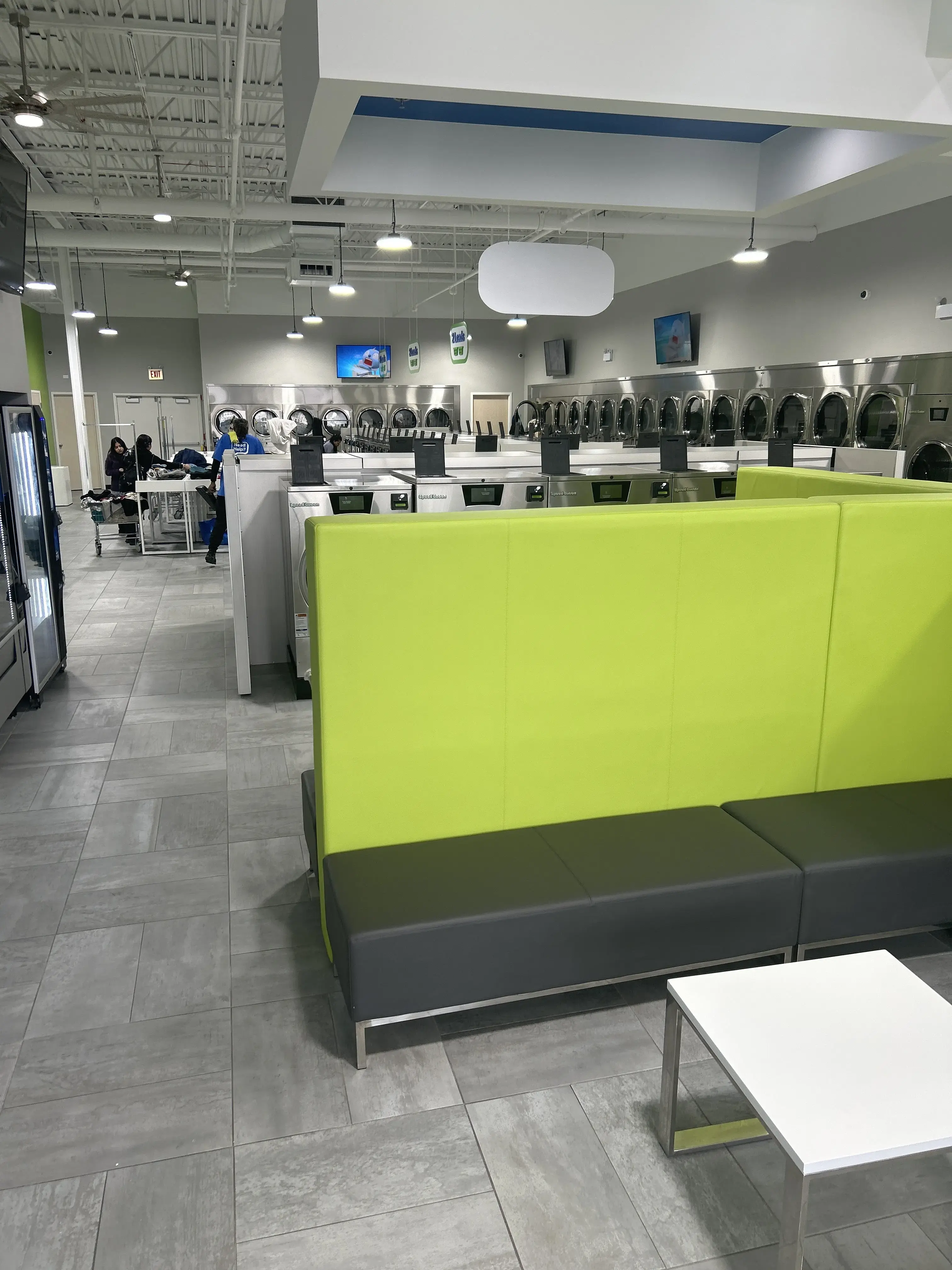 SpinXpress Laundry - Belmont/Kennedy - Image 9
