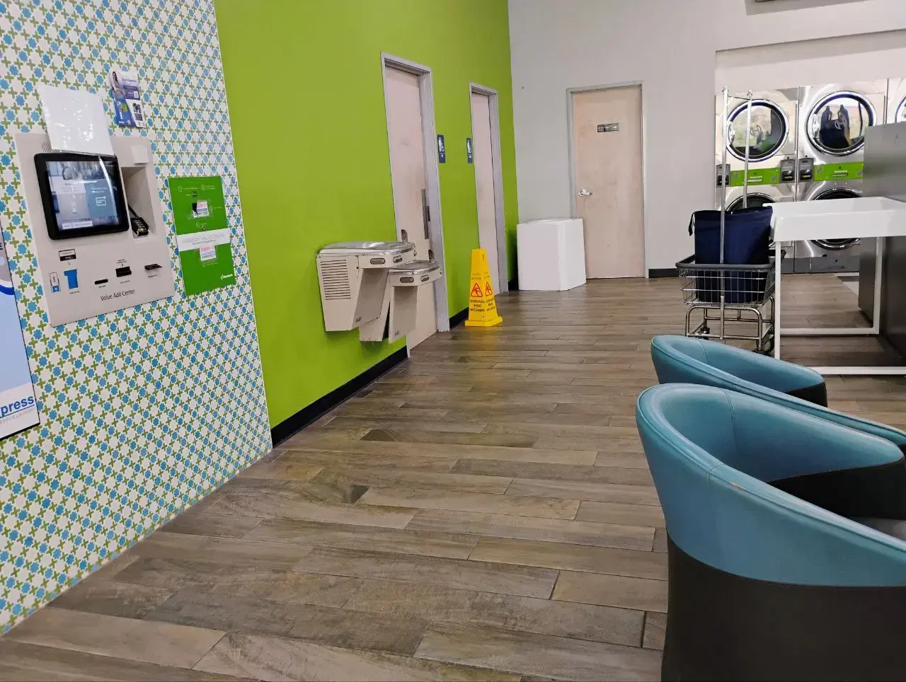 SpinXpress Laundry - Boca Chica - Wash & Fold Services thumbnail 10