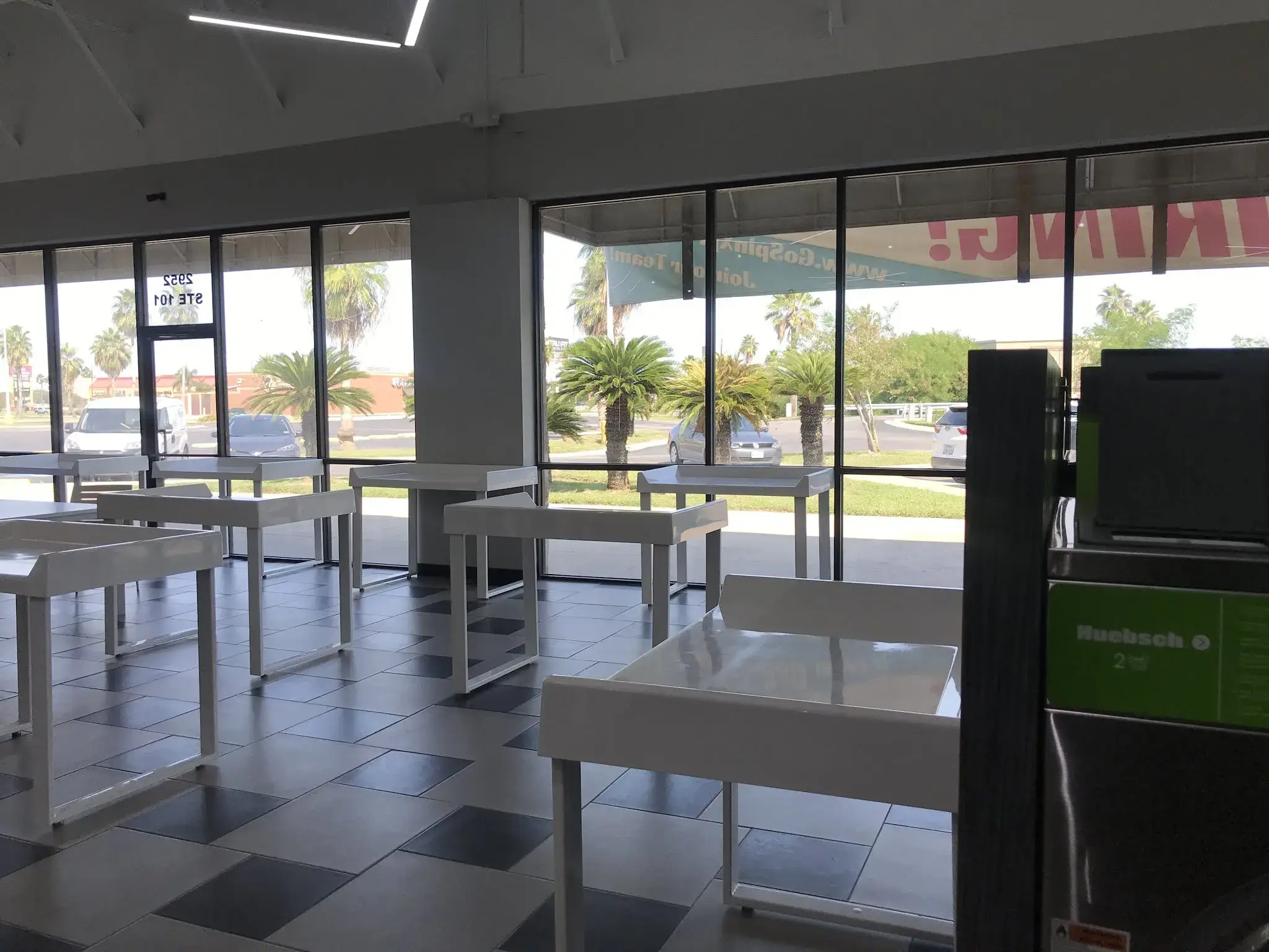 SpinXpress Laundry - Boca Chica - Wash & Fold Services - Image 11