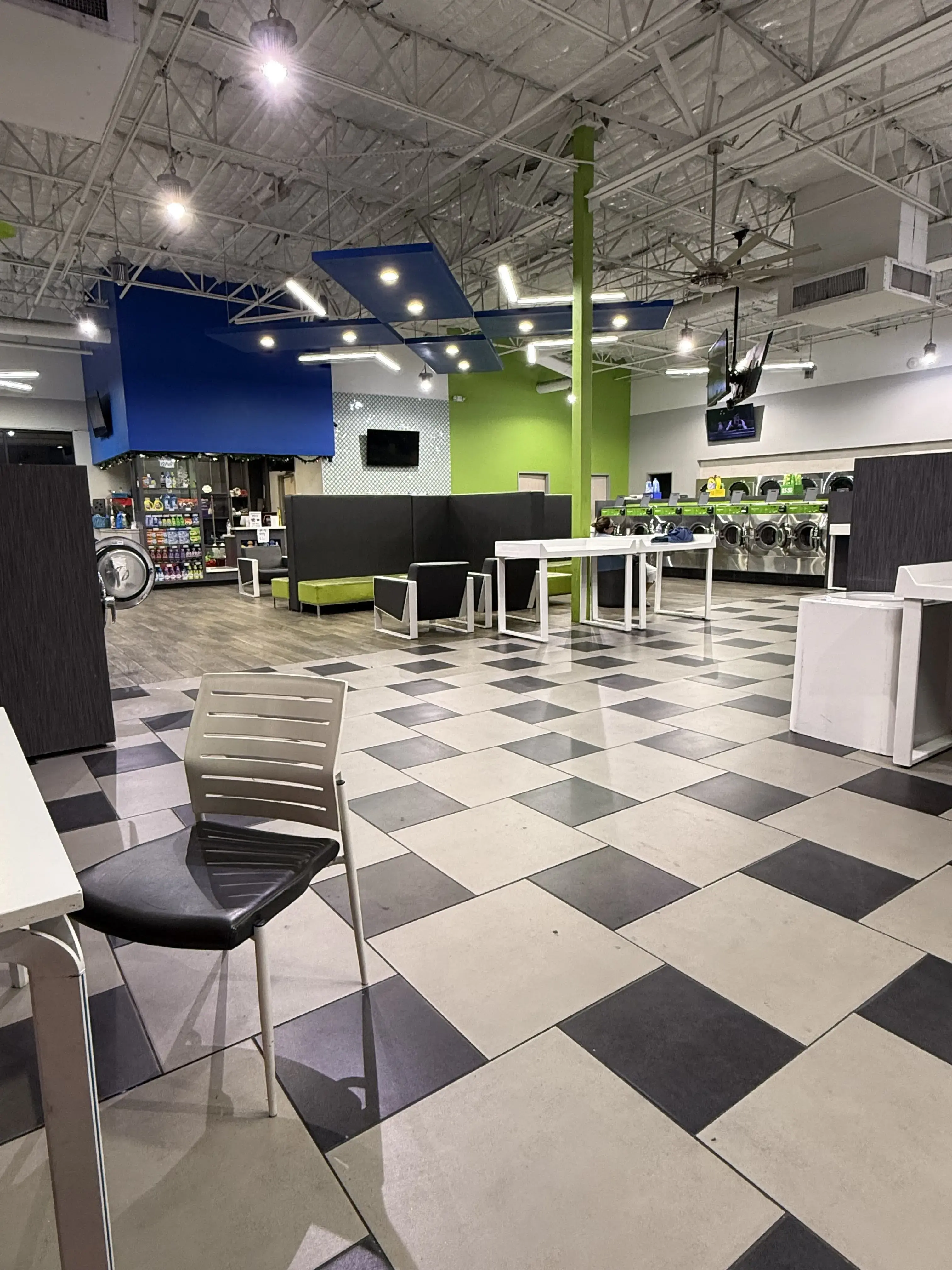 SpinXpress Laundry - Boca Chica - Wash & Fold Services - Image 3