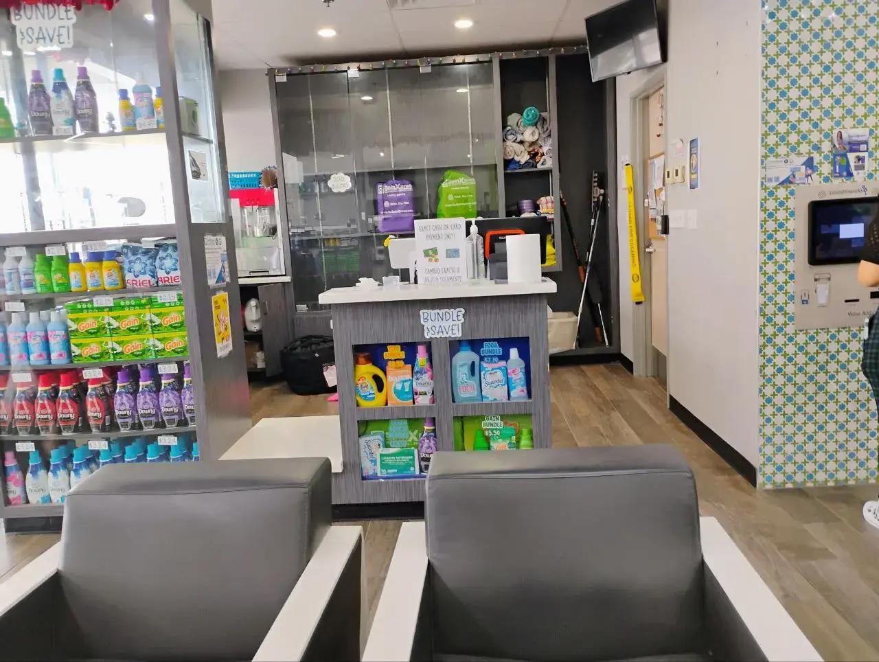 SpinXpress Laundry - Boca Chica - Wash & Fold Services thumbnail 6