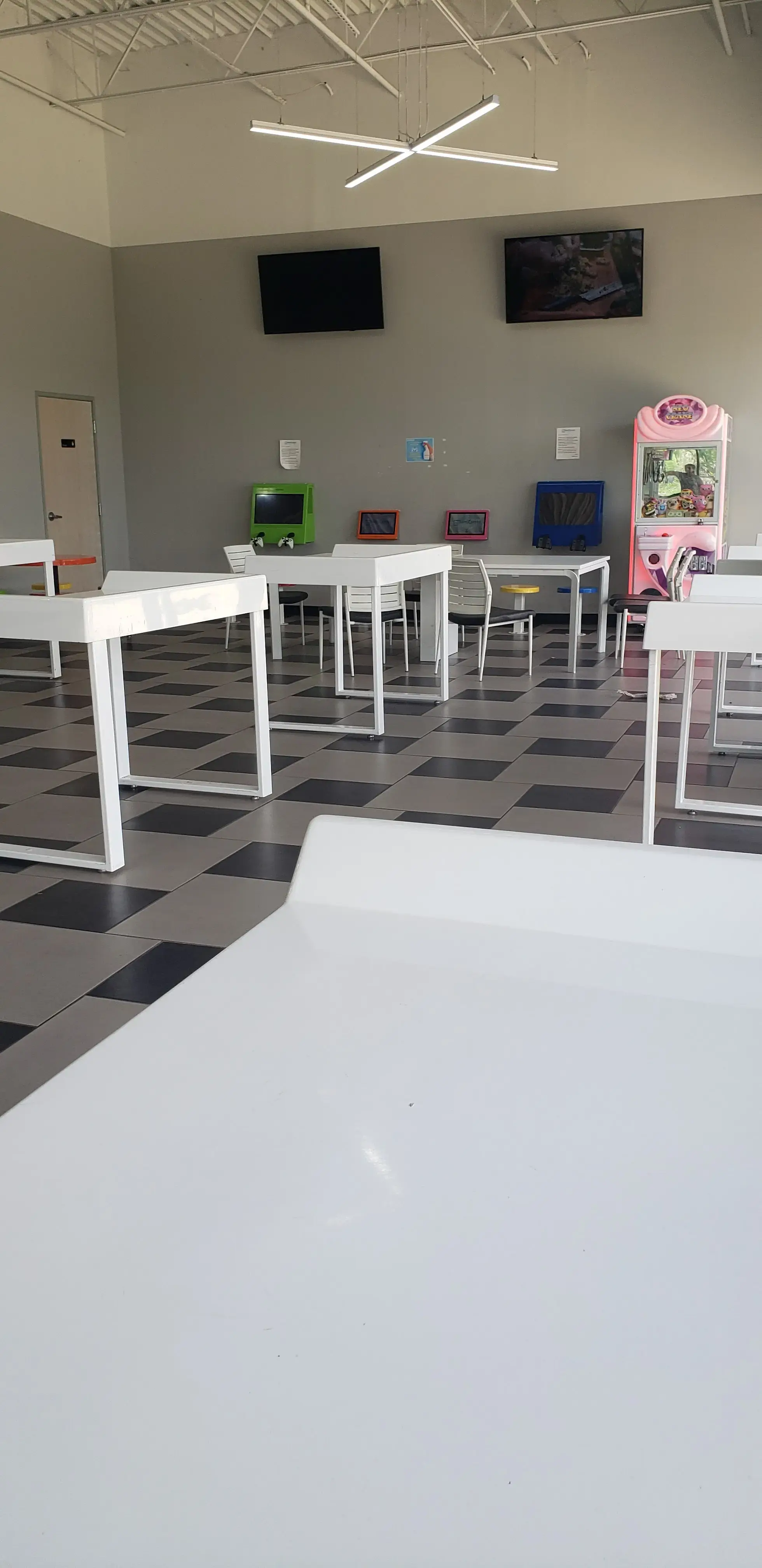 SpinXpress Laundry - Boca Chica - Wash & Fold Services thumbnail 20