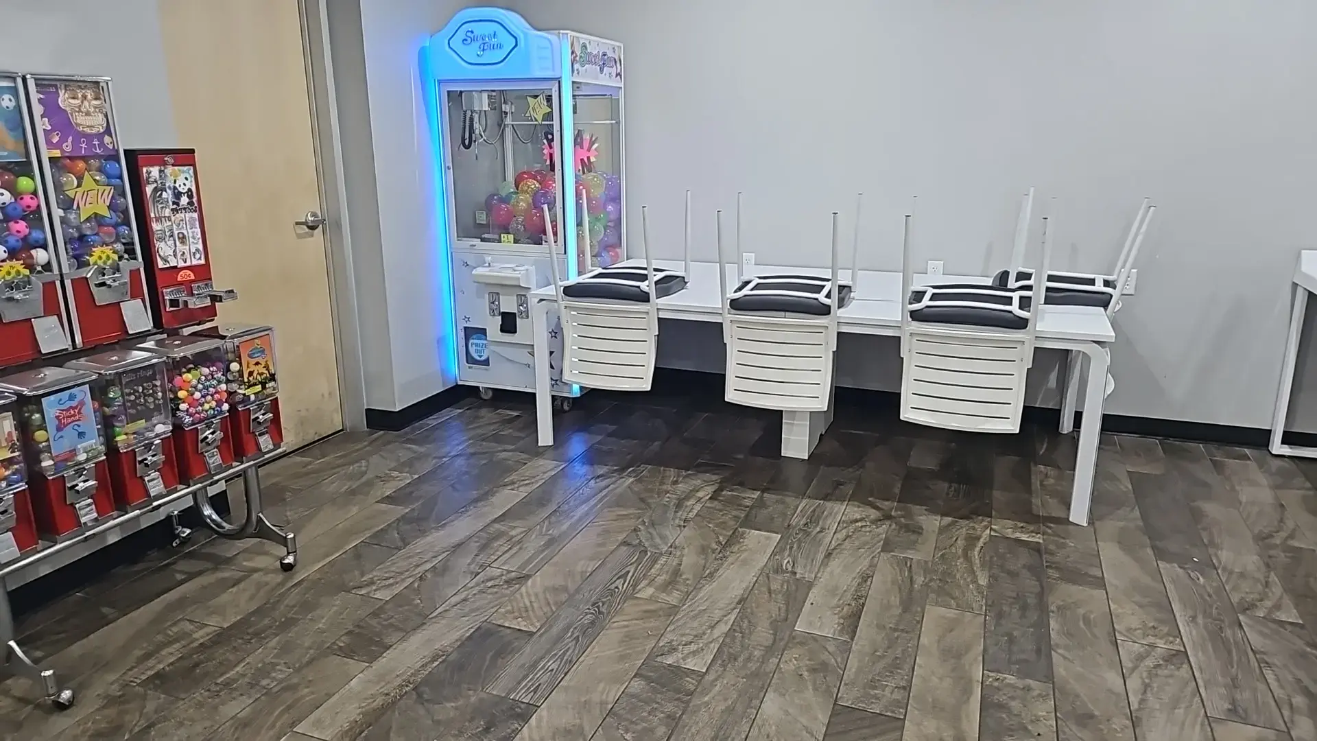 SpinXpress Laundry - Fredericksburg - Wash & Fold Services - Image 19