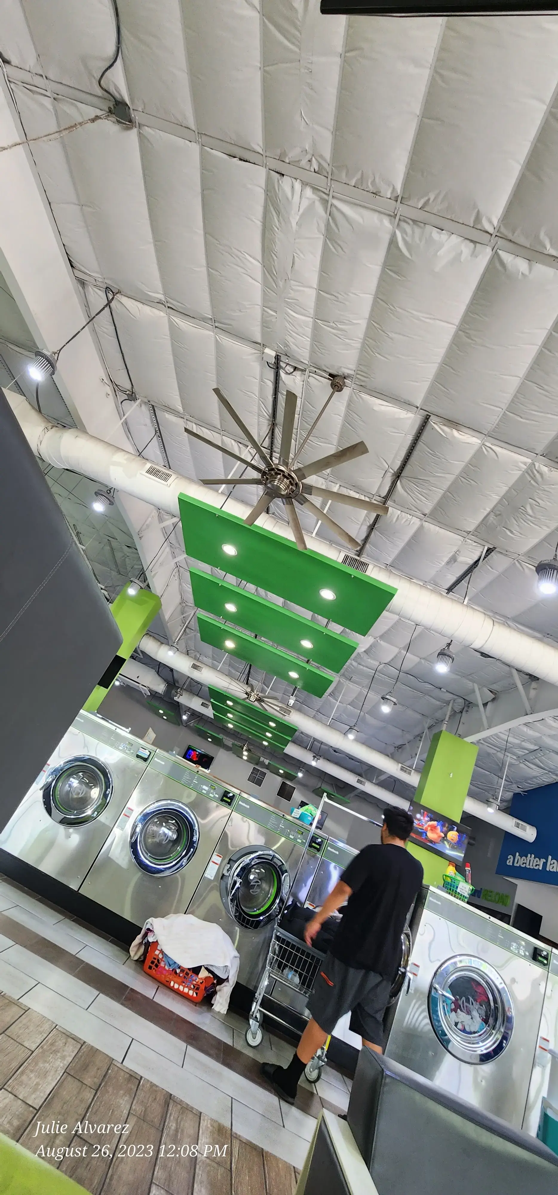 SpinXpress Laundry - General McMullen - Wash & Fold Services thumbnail 15