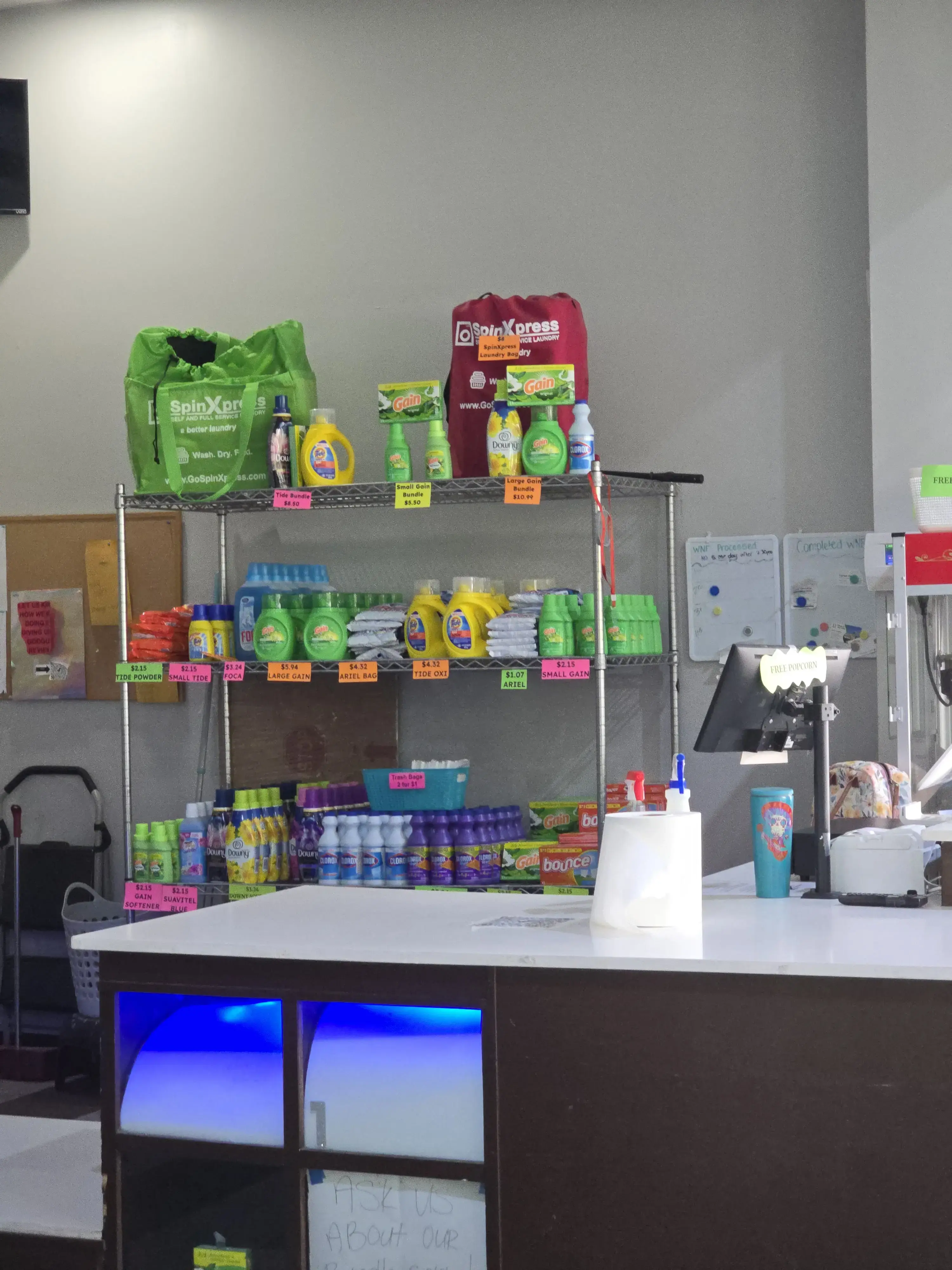 SpinXpress Laundry - General McMullen - Wash & Fold Services - Image 9