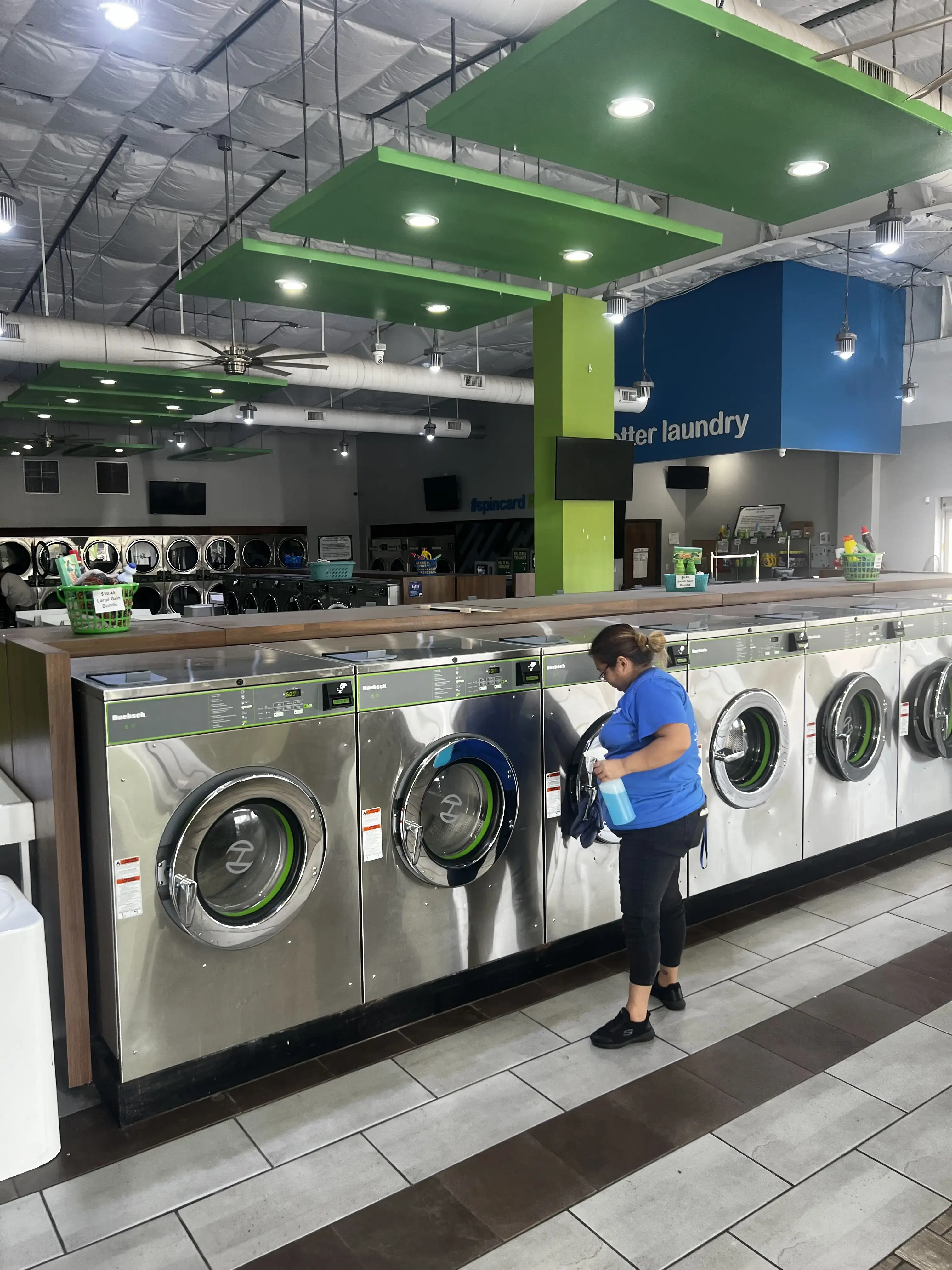 SpinXpress Laundry - General McMullen - Wash & Fold Services - Image 4