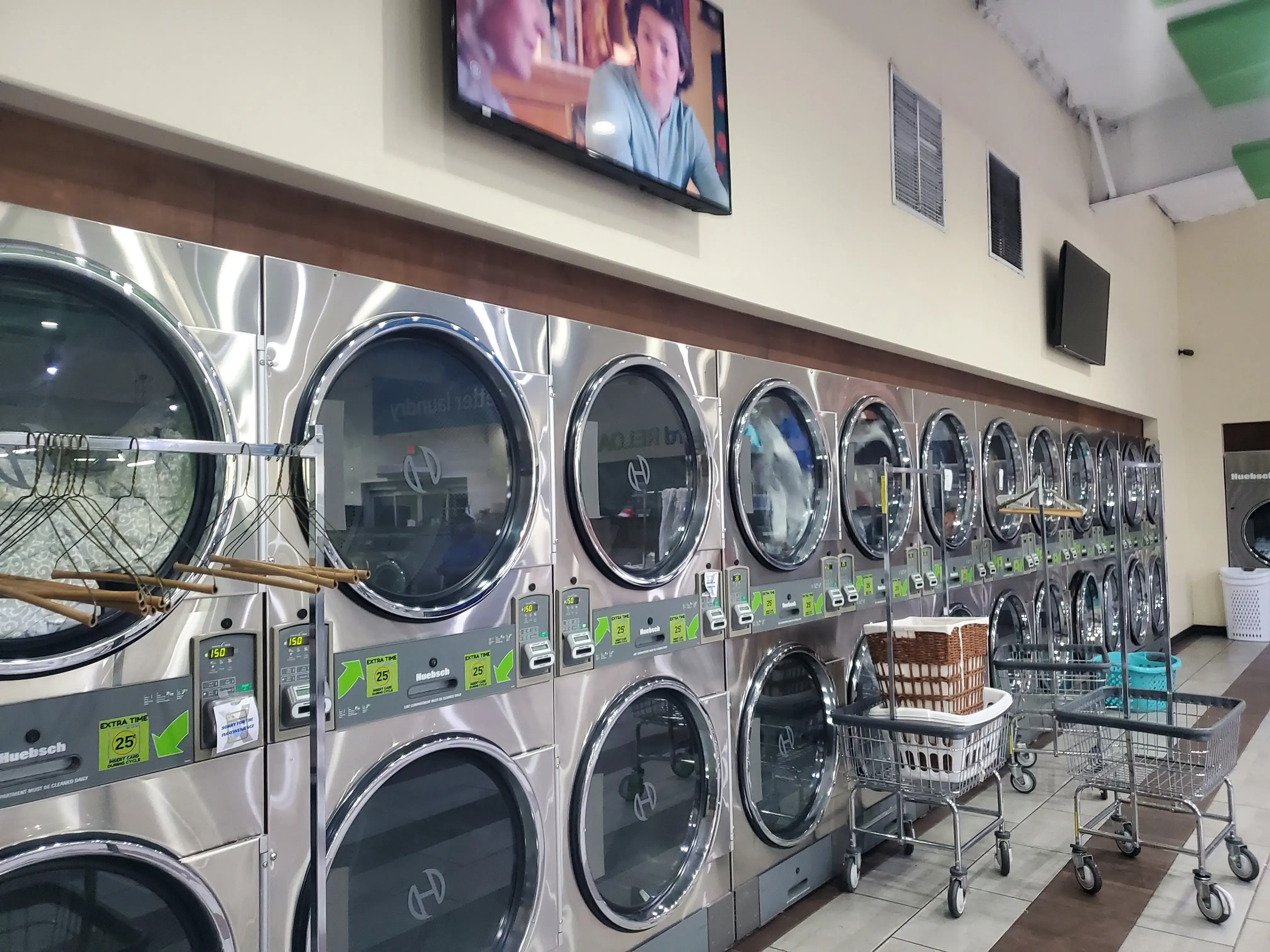 SpinXpress Laundry - General McMullen - Wash & Fold Services thumbnail 7