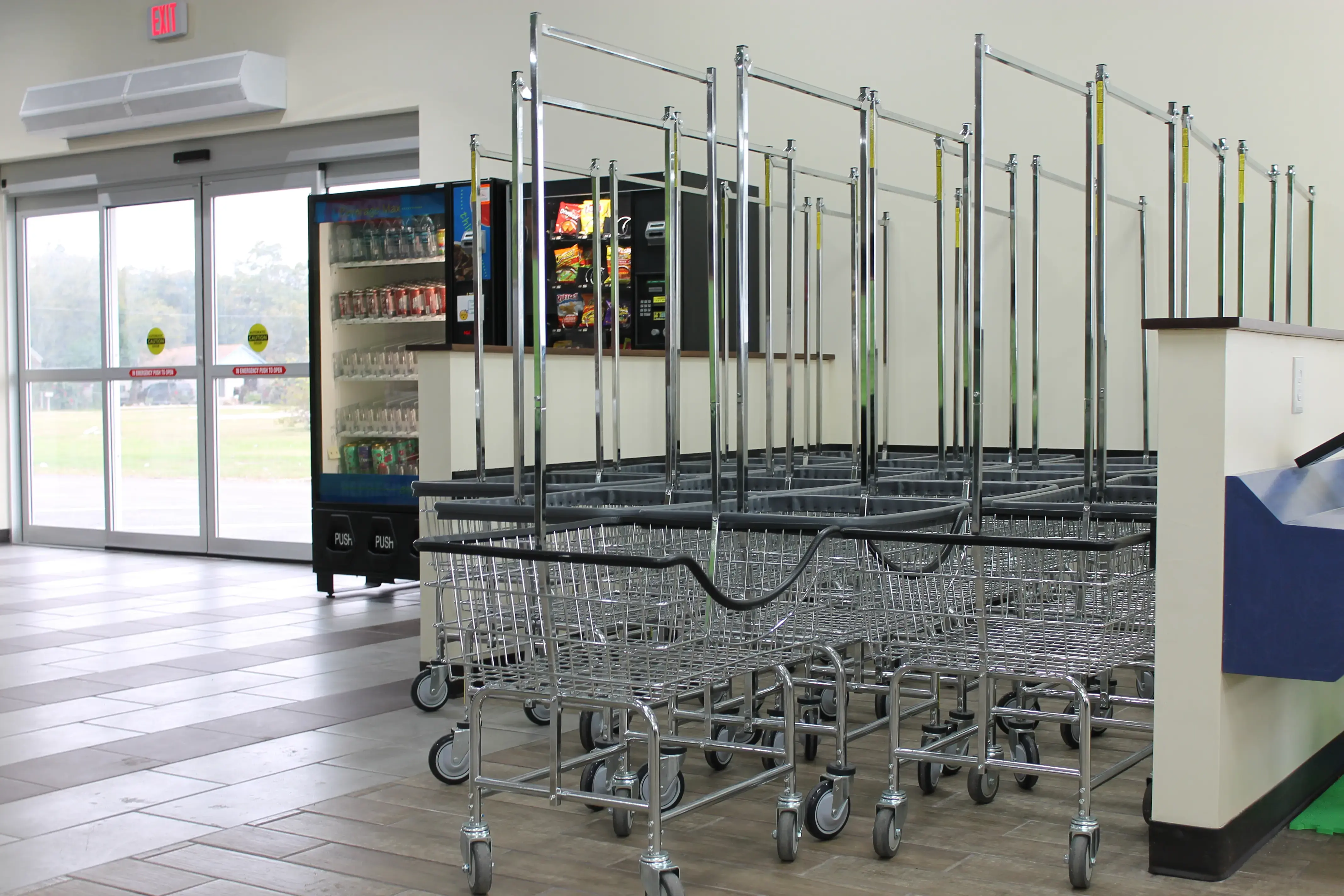 SpinXpress Laundry - General McMullen - Wash & Fold Services - Image 11