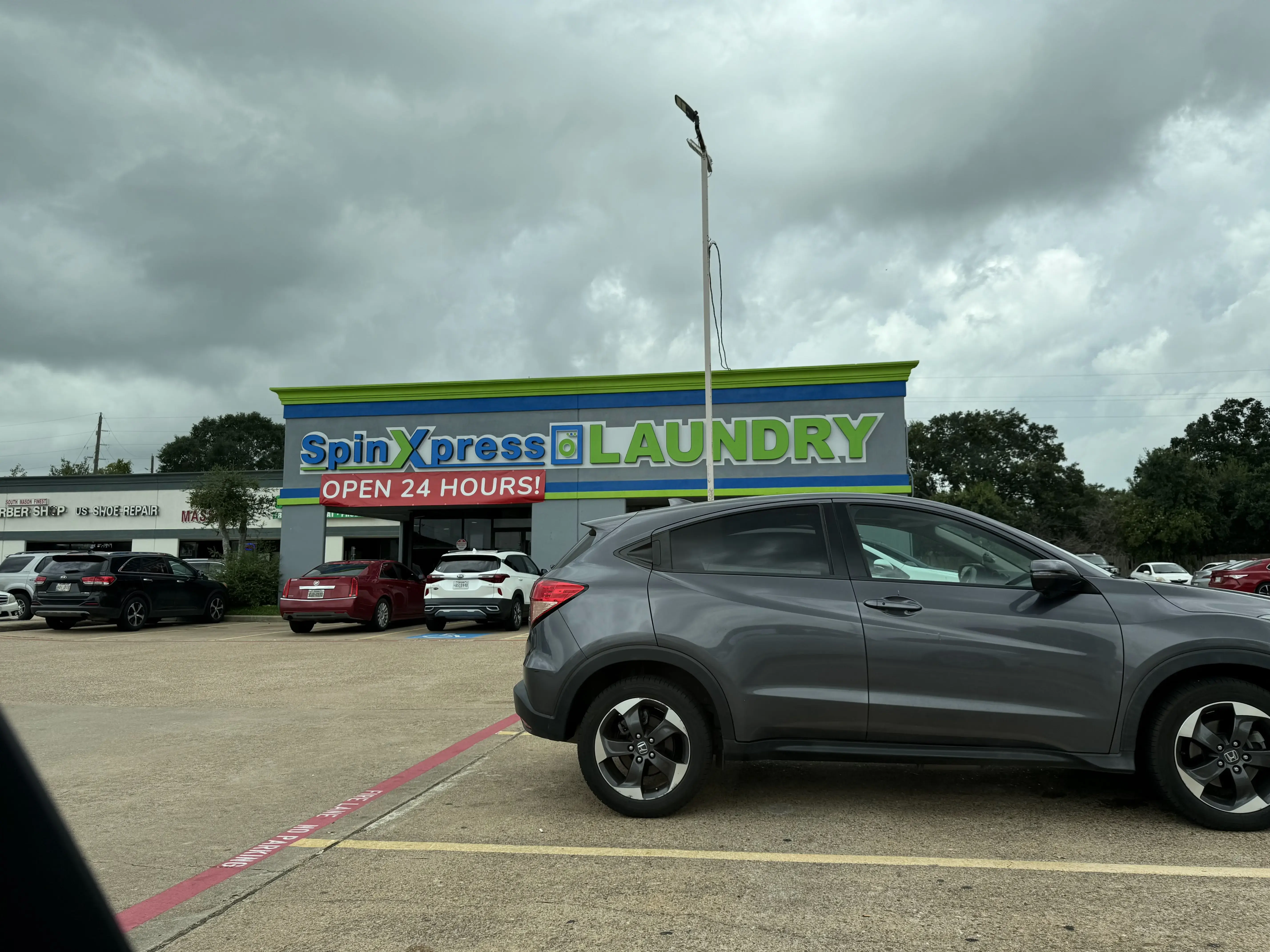 SpinXpress Laundry - Katy - Wash & Fold Services thumbnail 16