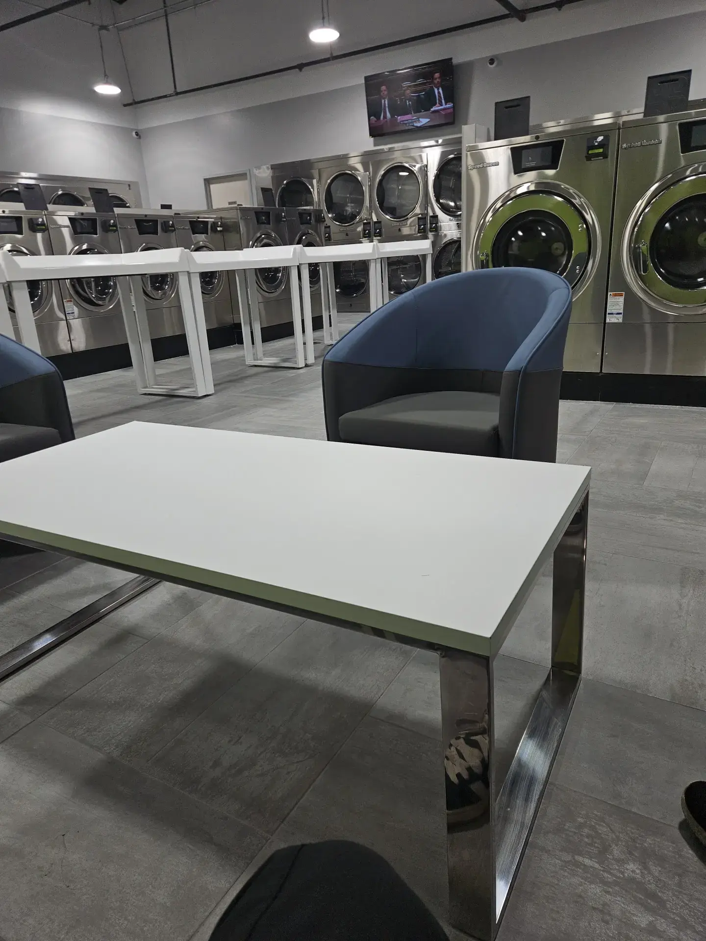 SpinXpress Laundry - Little Village thumbnail 9