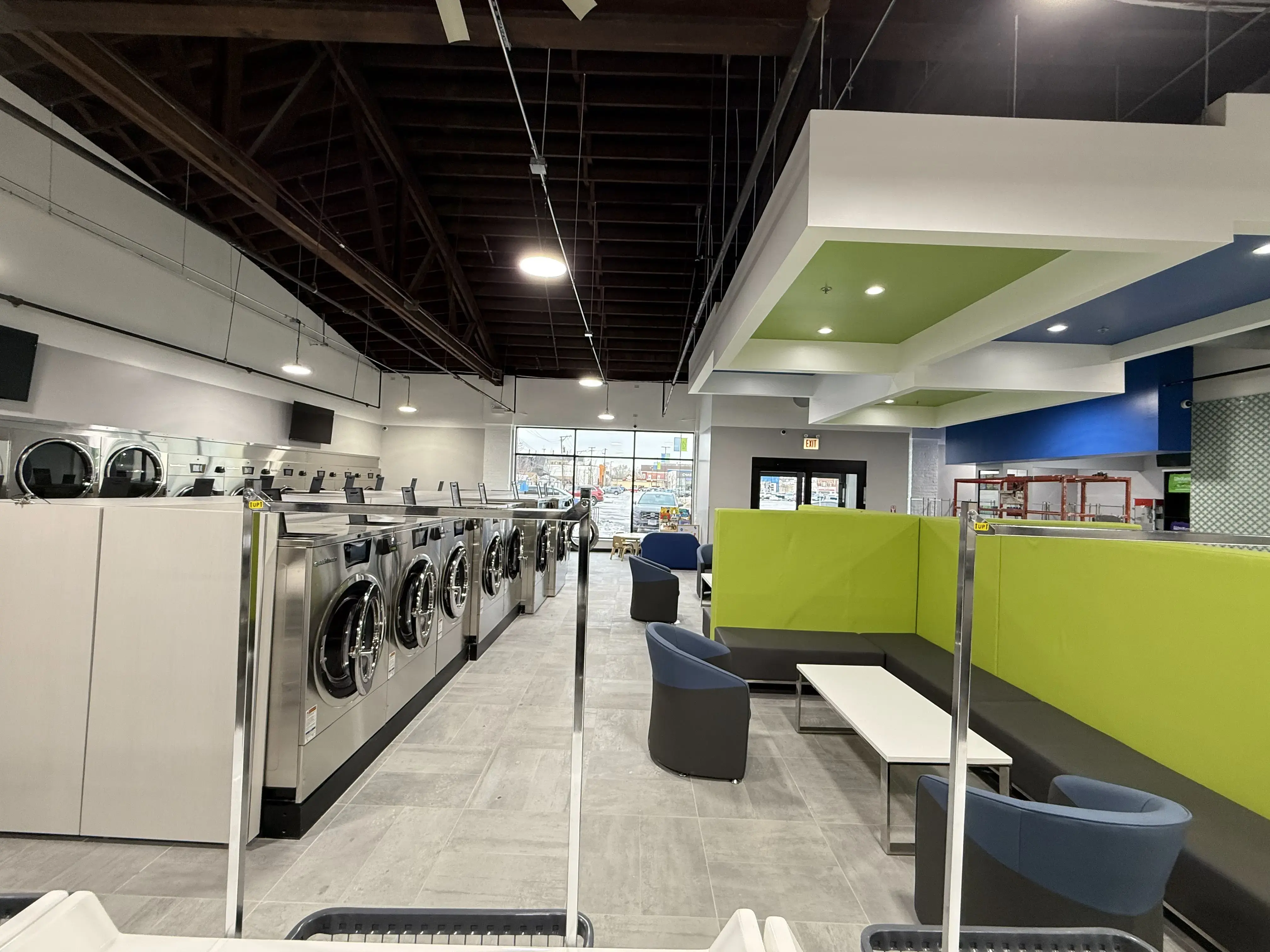 SpinXpress Laundry - Little Village - Image 2