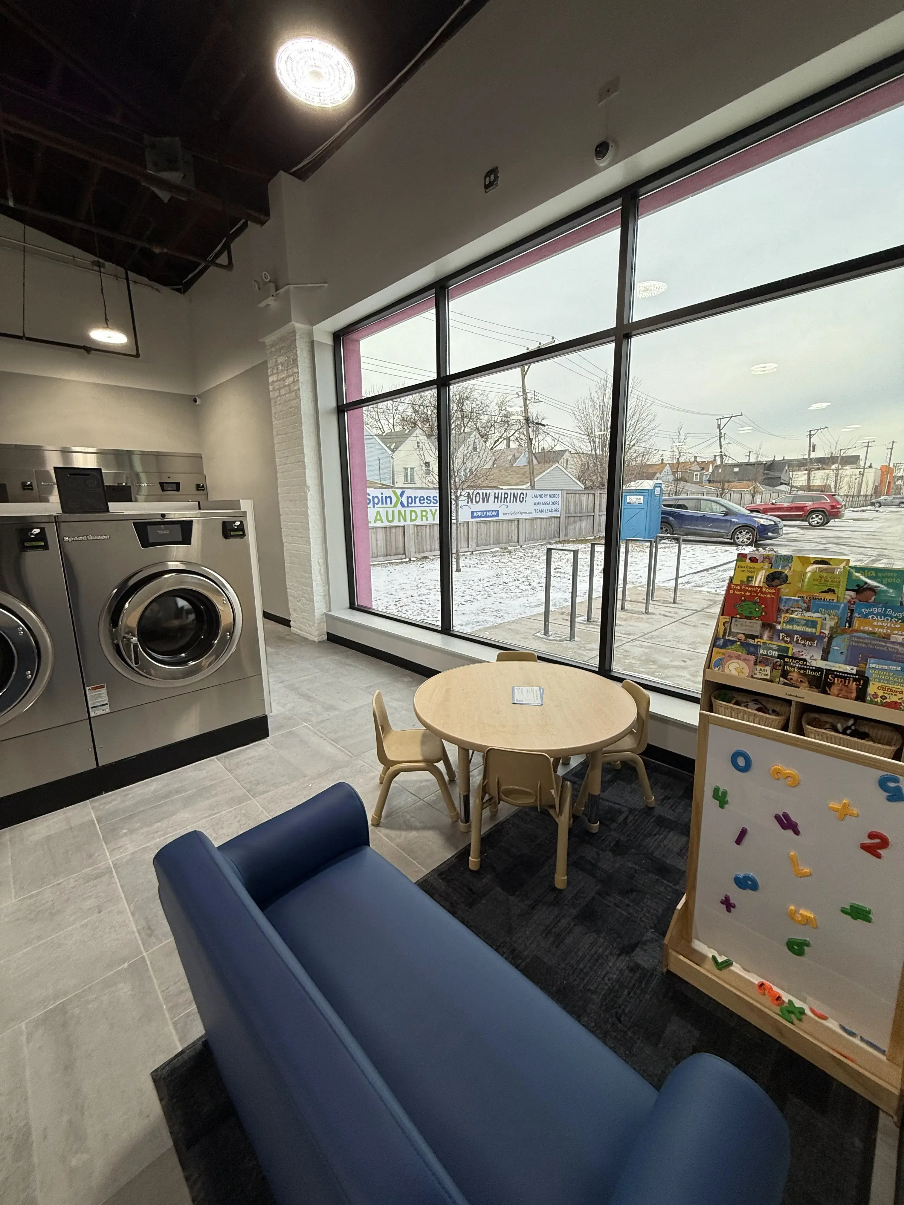 SpinXpress Laundry - Little Village thumbnail 3