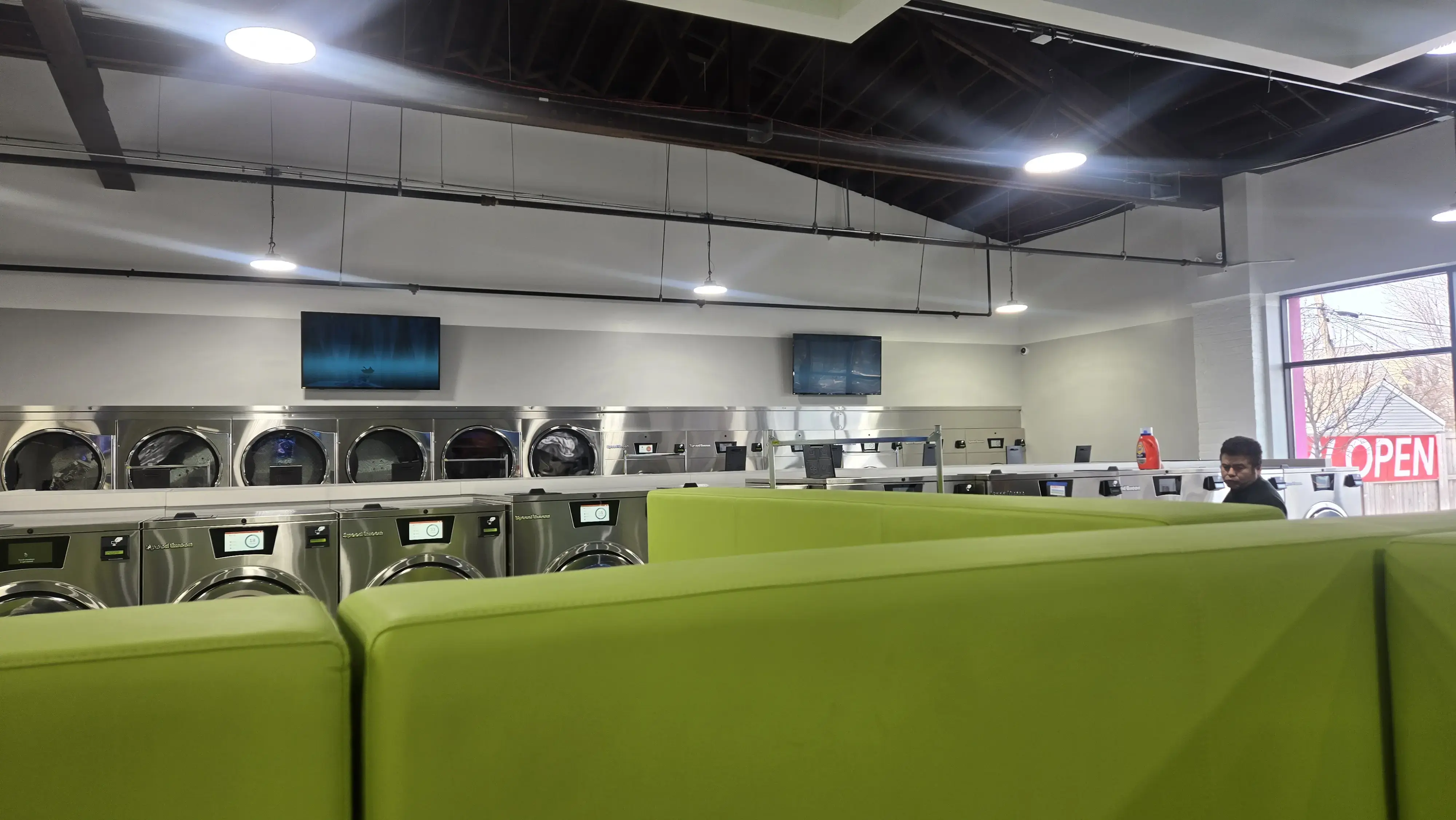 SpinXpress Laundry - Little Village thumbnail 10