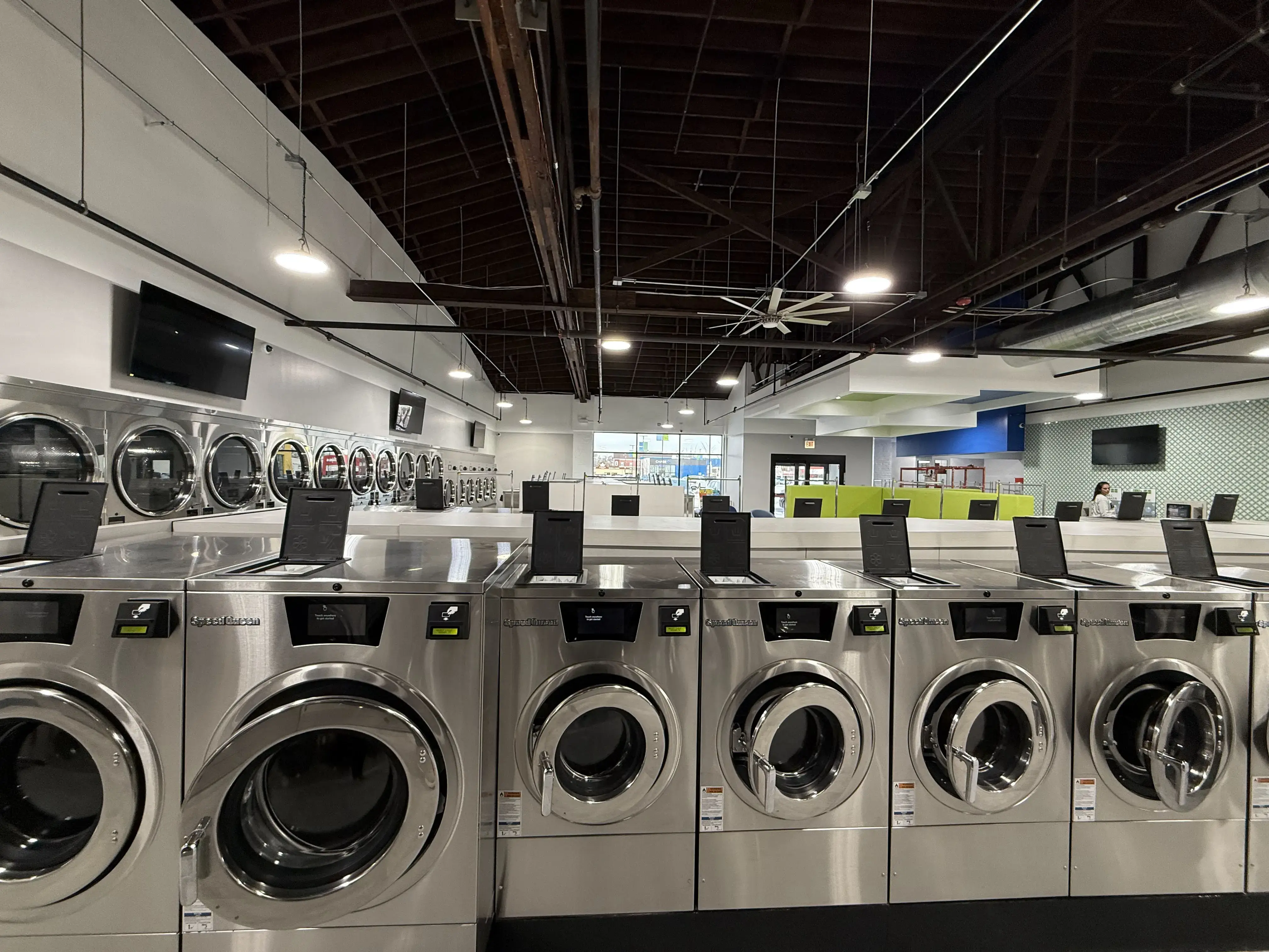 SpinXpress Laundry - Little Village location