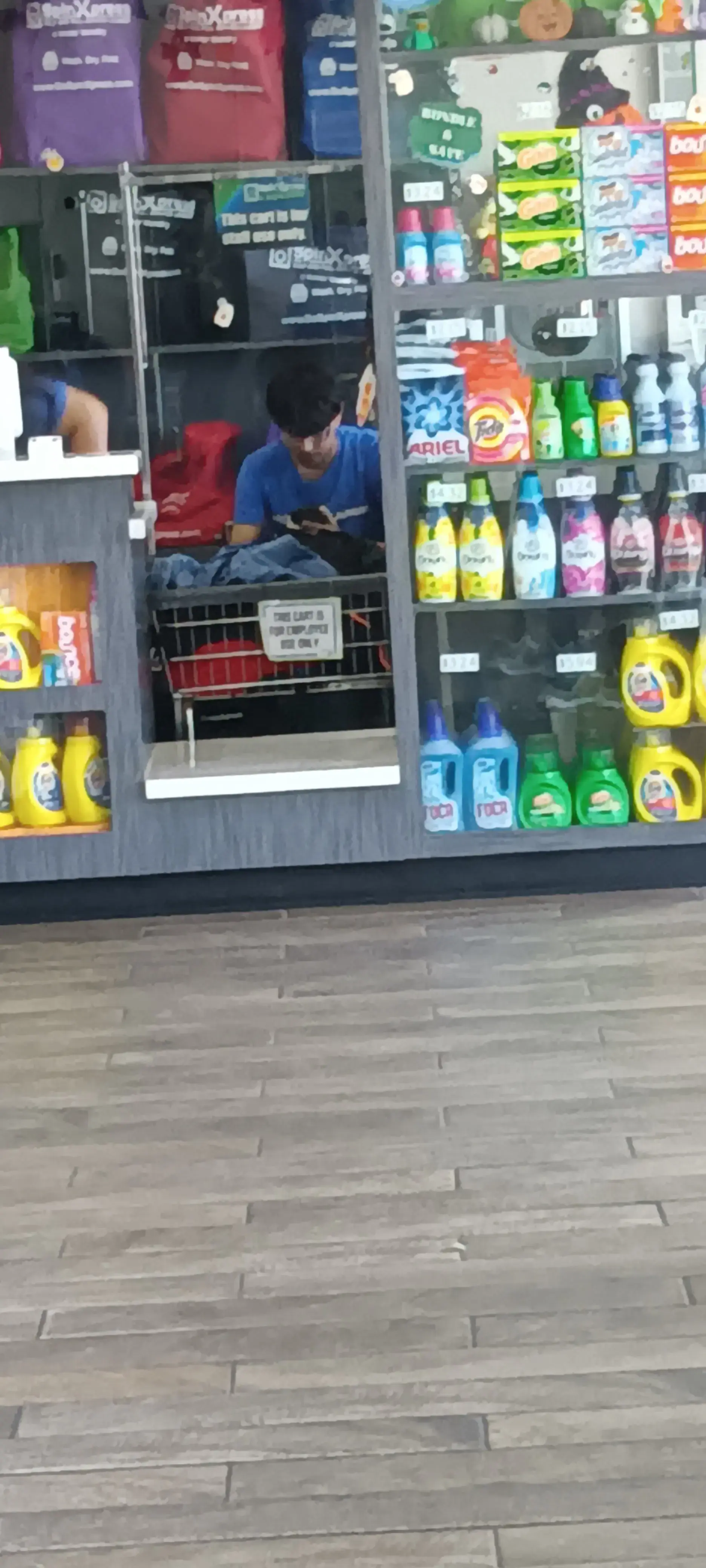 SpinXpress Laundry - Palm Blvd - Wash & Fold Services - Image 14