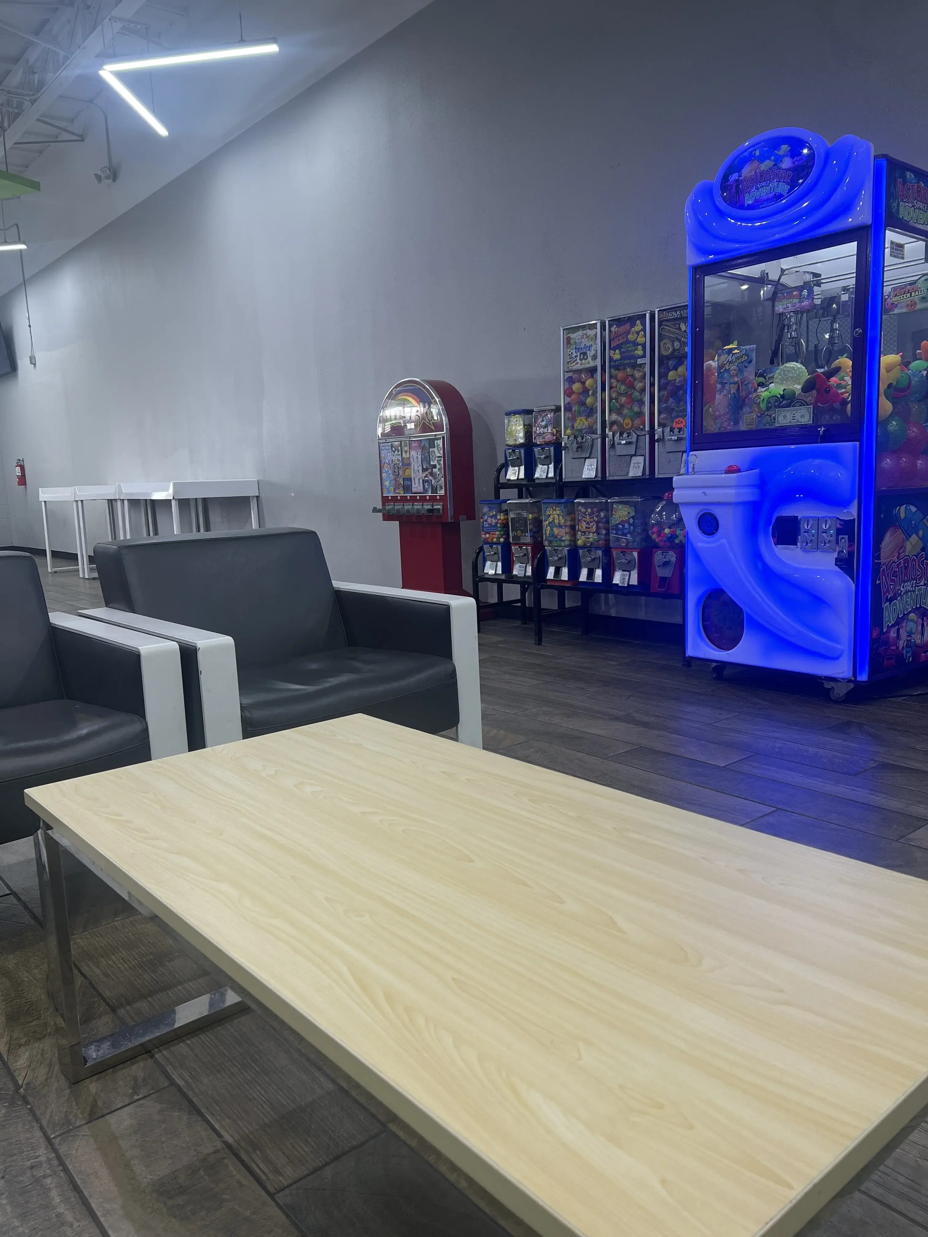 SpinXpress Laundry - Palm Blvd - Wash & Fold Services thumbnail 6