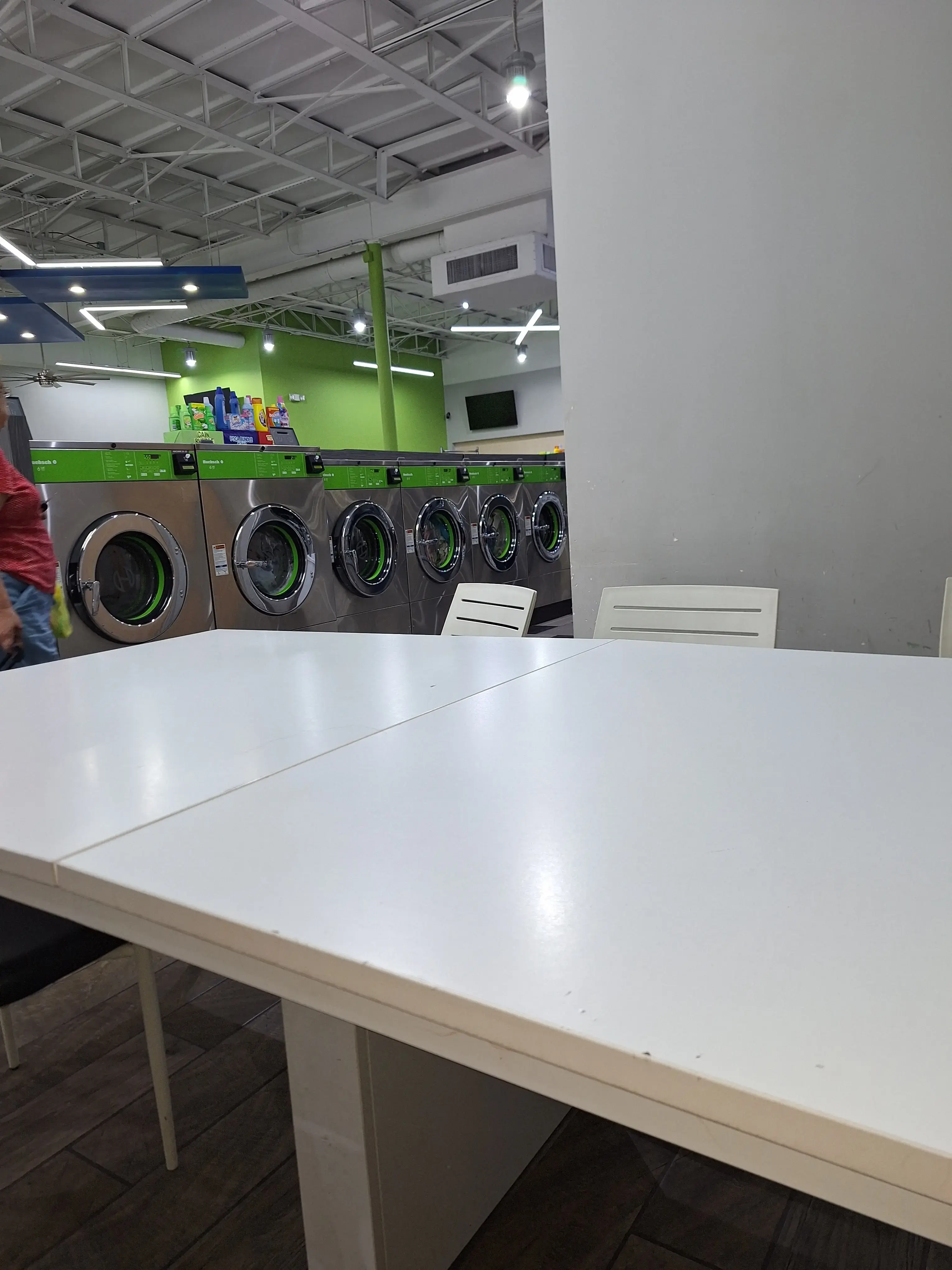SpinXpress Laundry - Palm Blvd - Wash & Fold Services thumbnail 7
