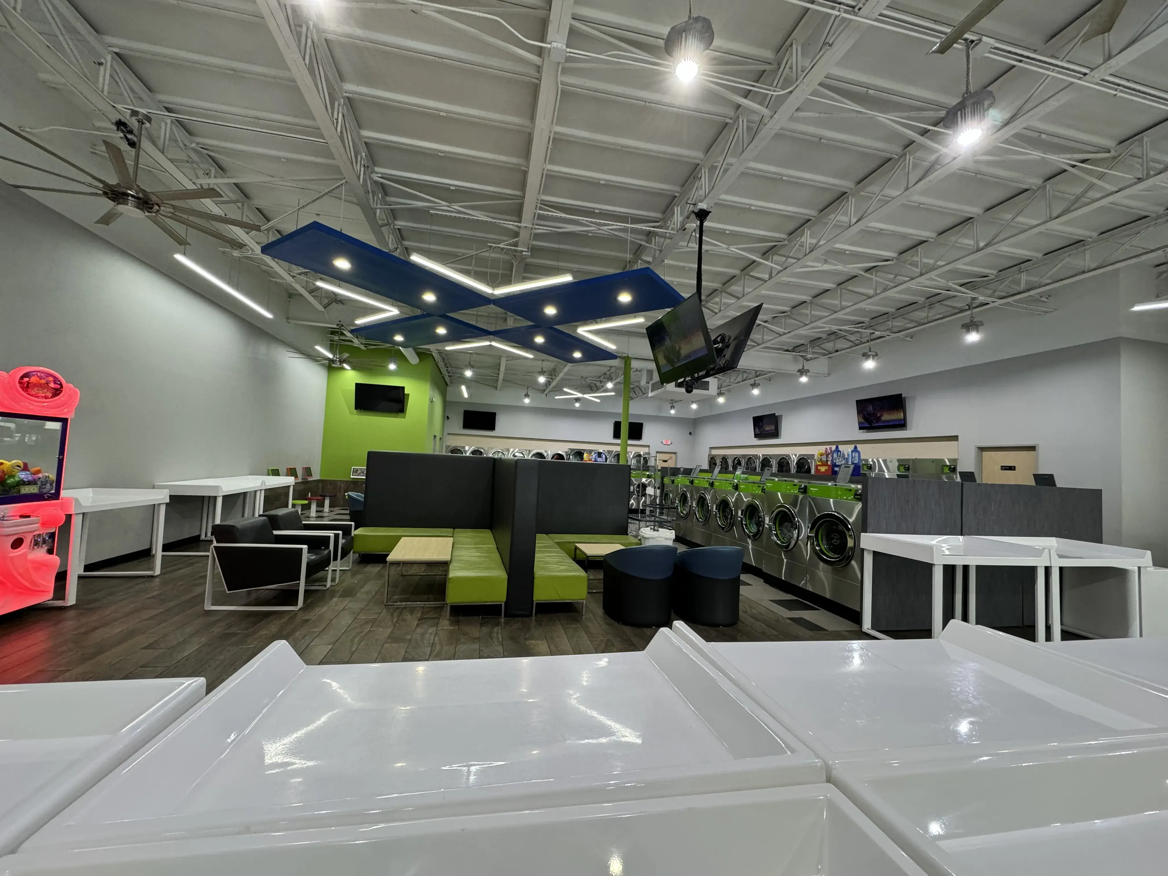SpinXpress Laundry - Palm Blvd - Wash & Fold Services - Image 4