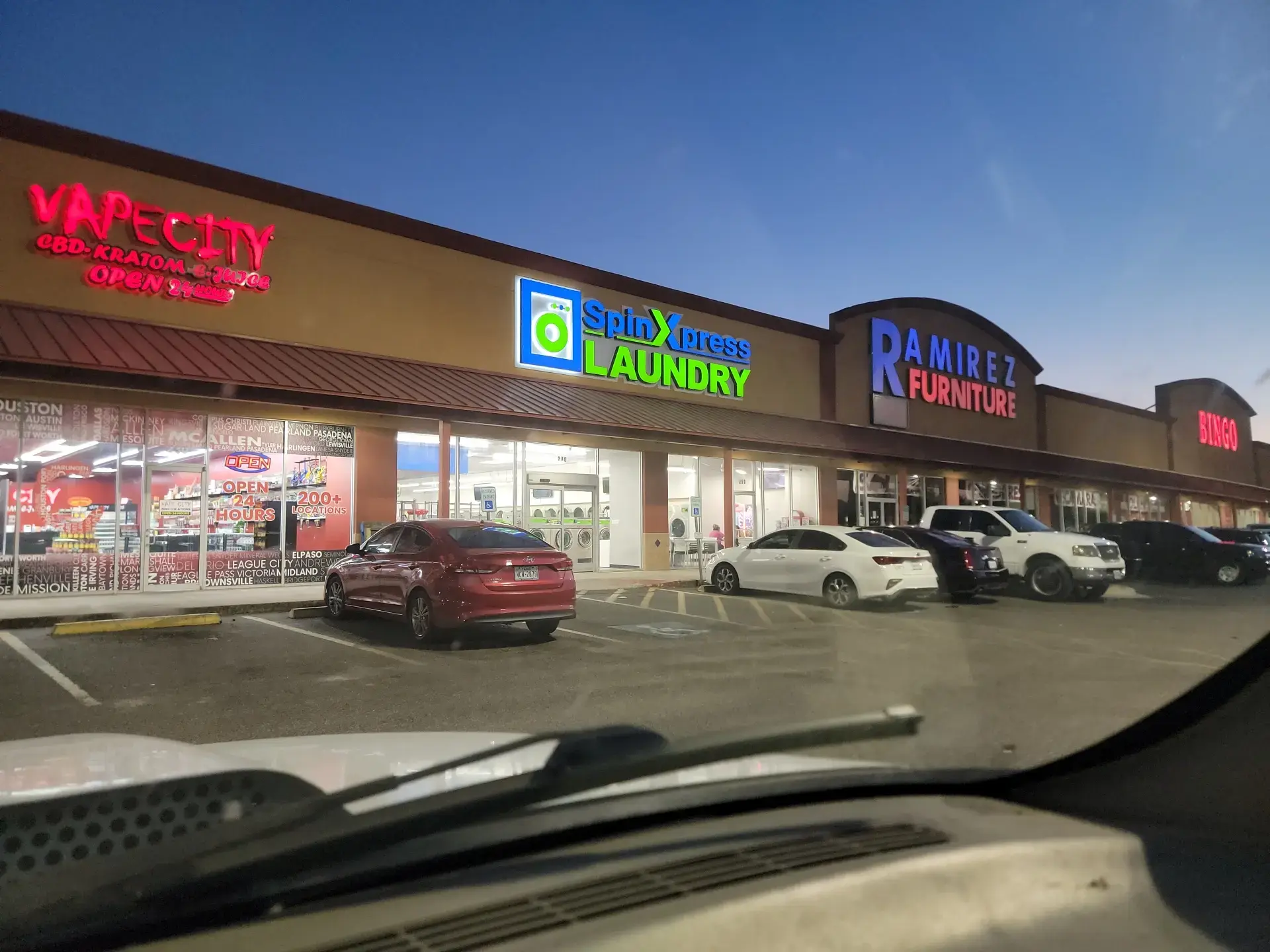 SpinXpress Laundry - South McAllen - Wash & Fold Services - Image 3