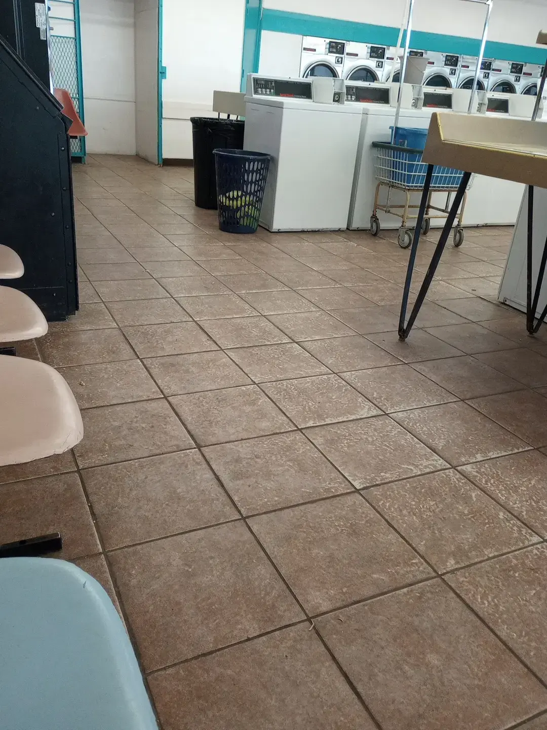 SpinXpress Laundry - South McAllen - Wash & Fold Services - Image 15