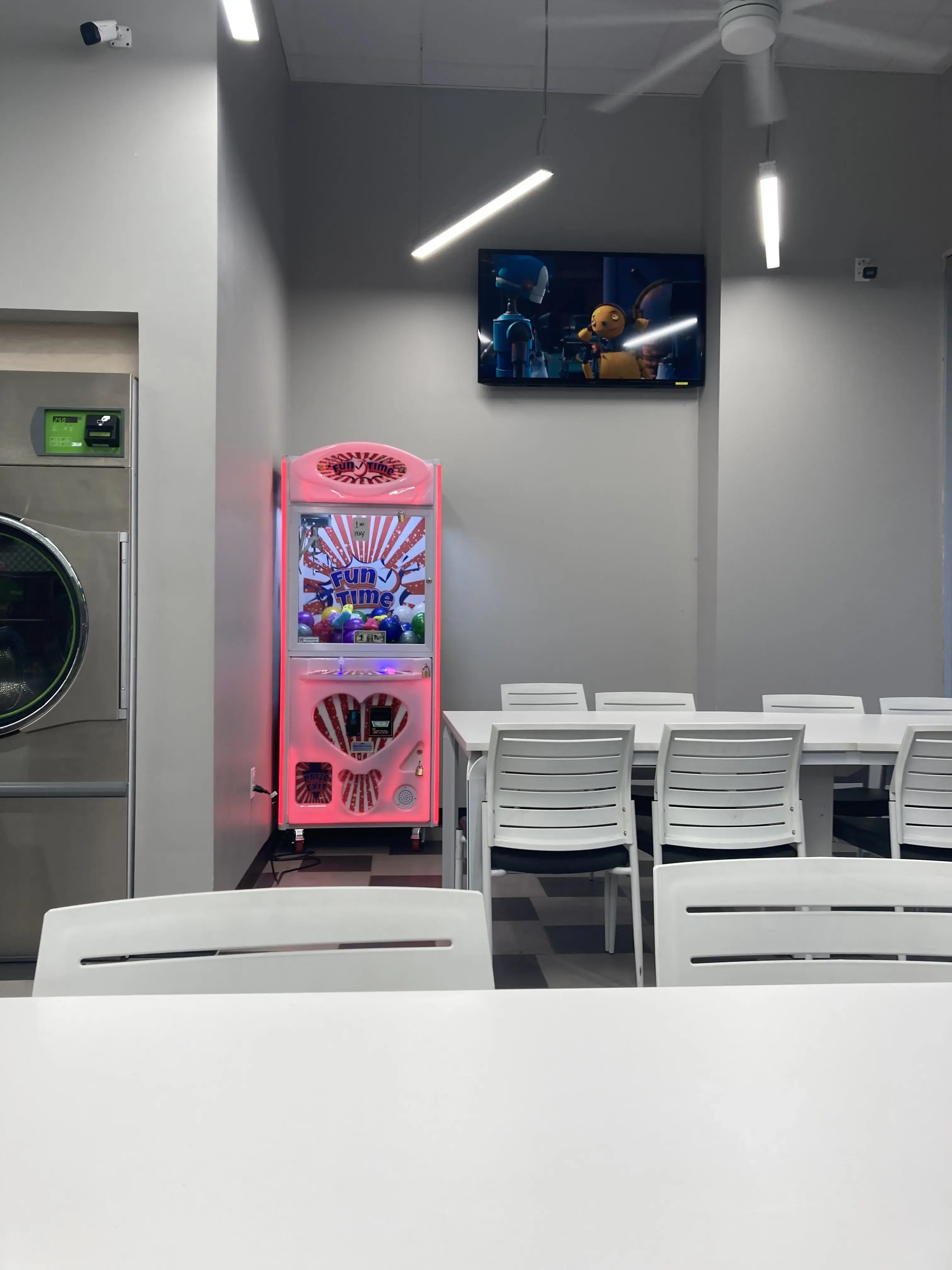 SpinXpress Laundry - South McAllen - Wash & Fold Services thumbnail 11