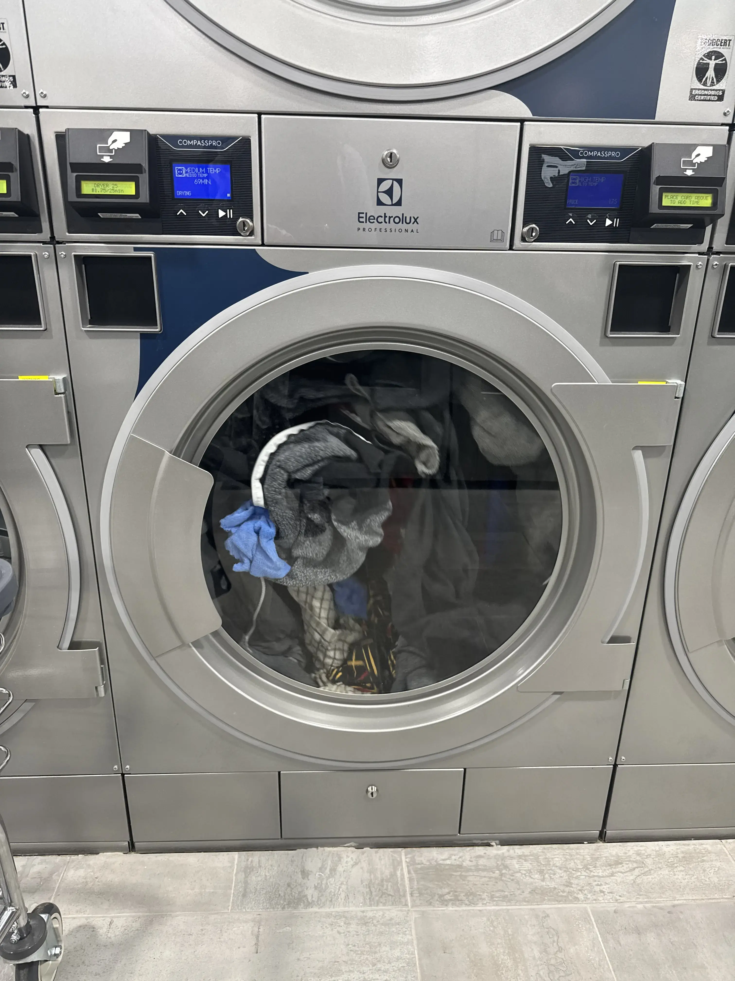 SpinXpress Laundry - Vegas Trail - Wash & Fold Services thumbnail 7