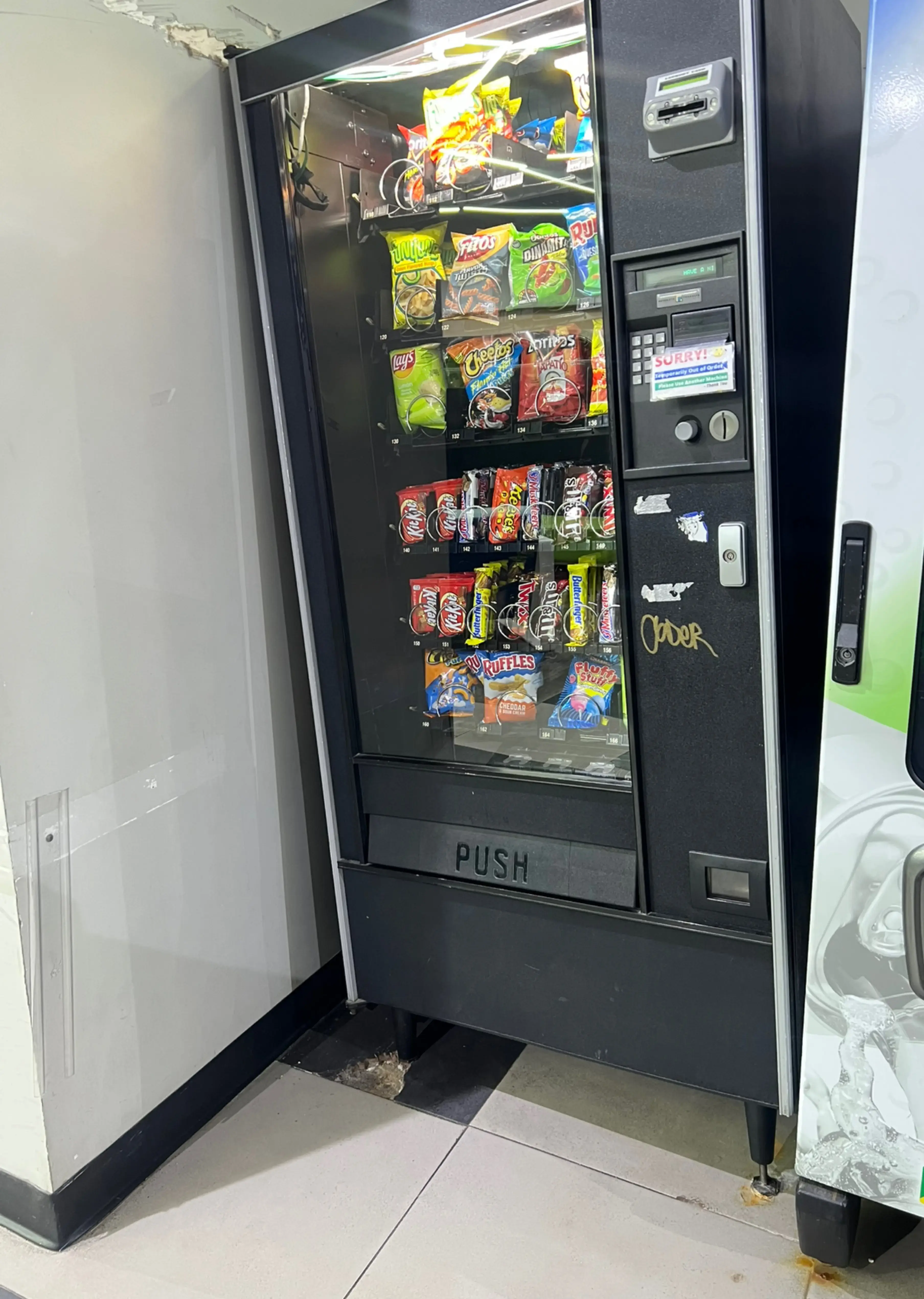 SpinXpress Laundry - W. Commerce St - Wash & Fold Services - Image 4