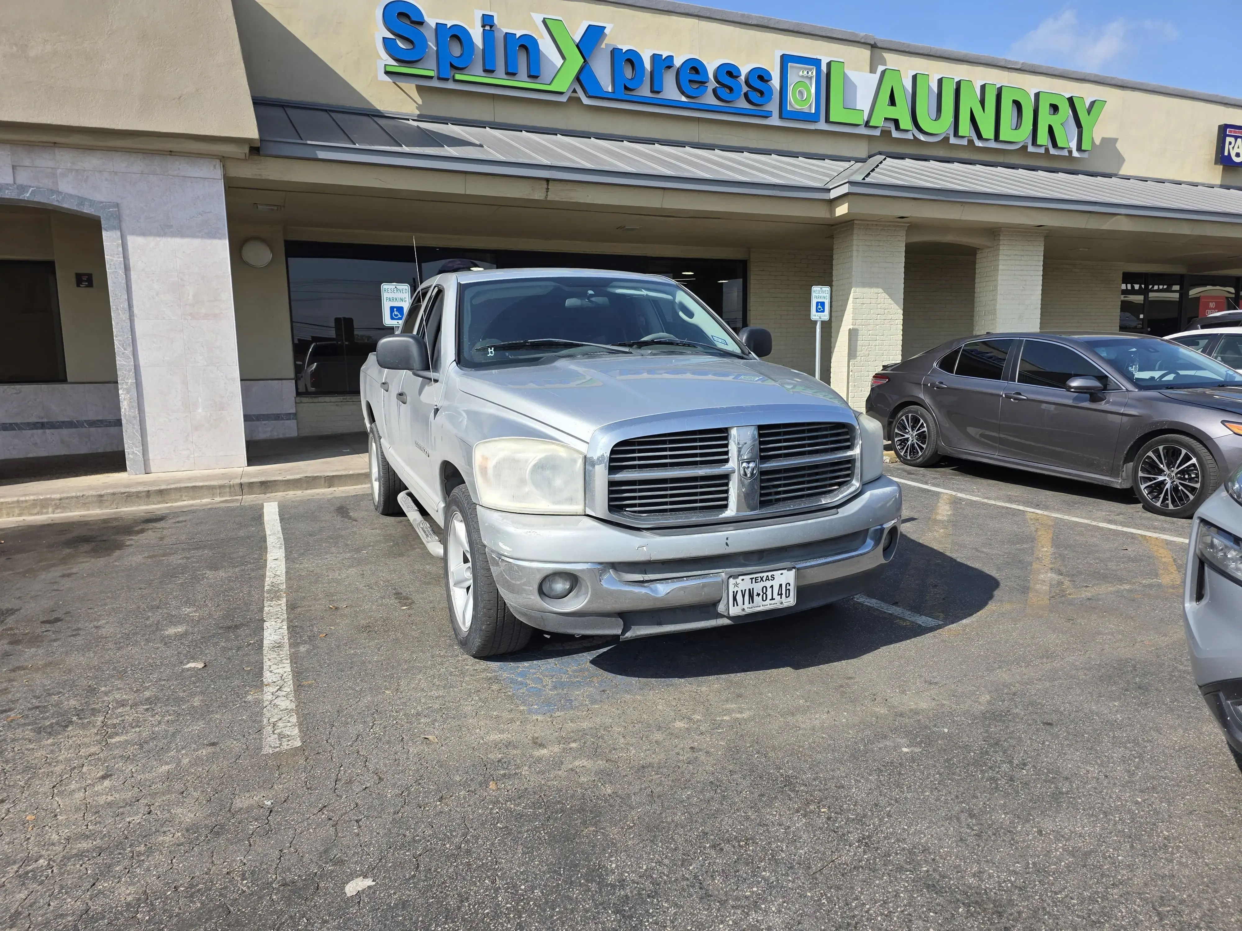 SpinXpress Laundry - Walzem - Wash & Fold Services thumbnail 11