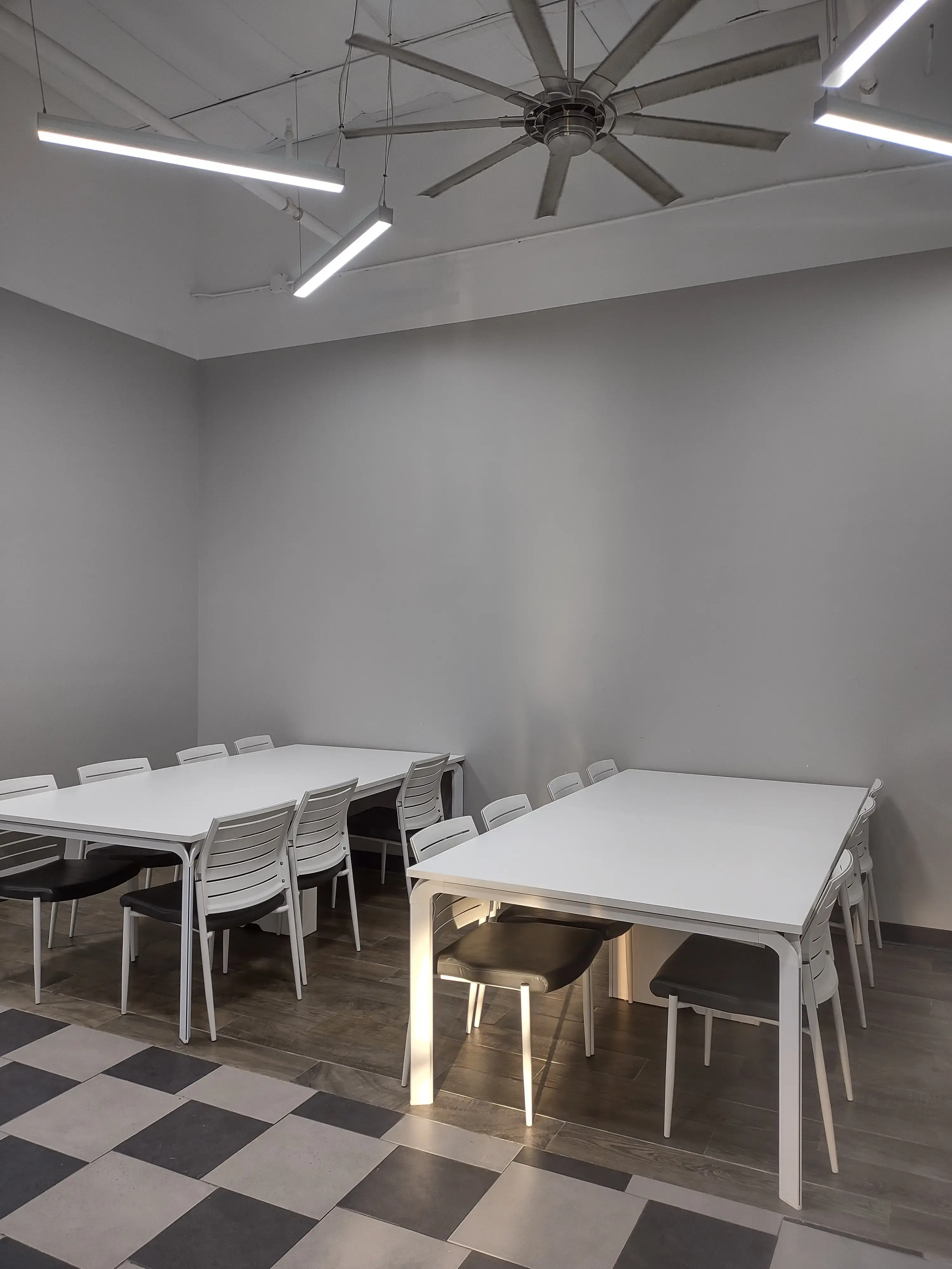 SpinXpress Laundry - Walzem - Wash & Fold Services - Image 16