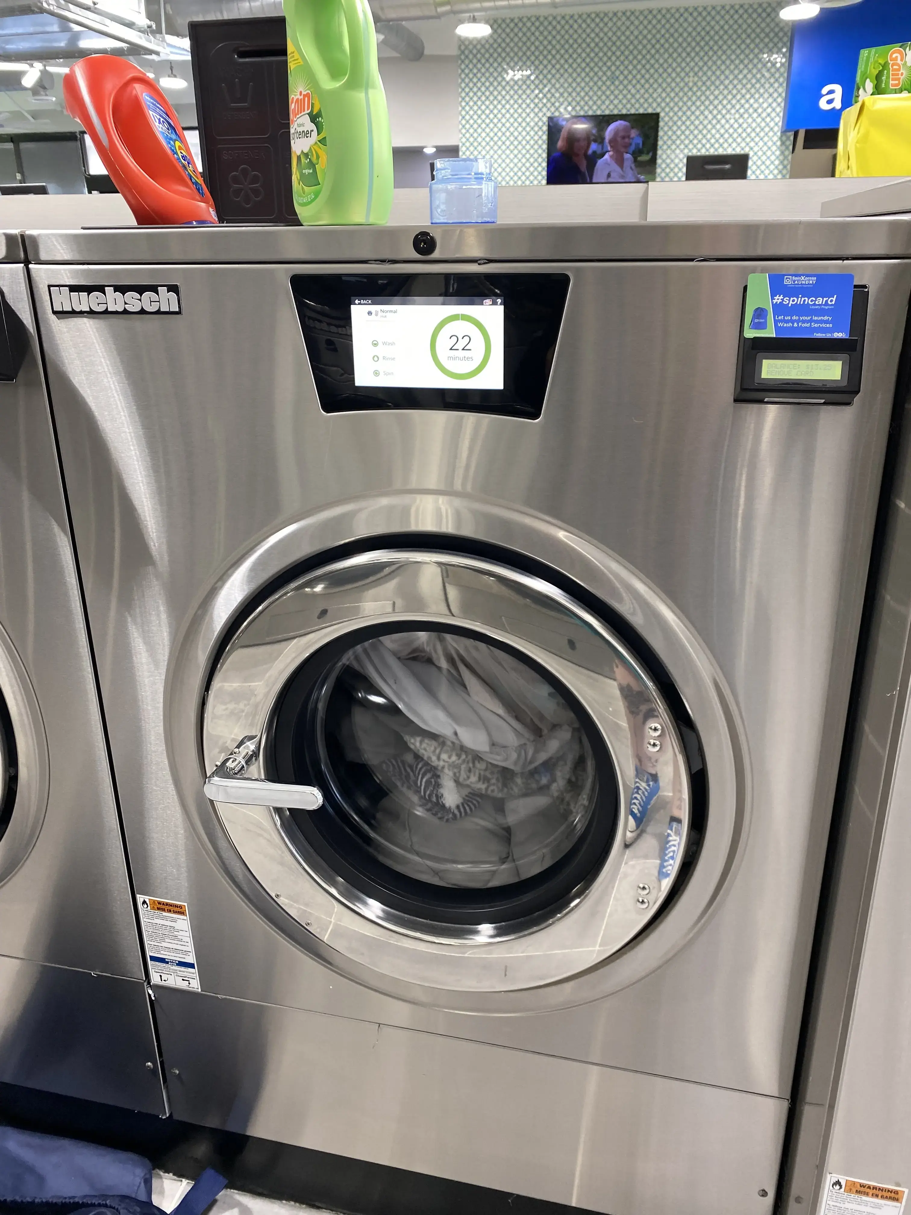 SpinXpress Laundry - Weber Rd - Wash & Fold Services - Image 18