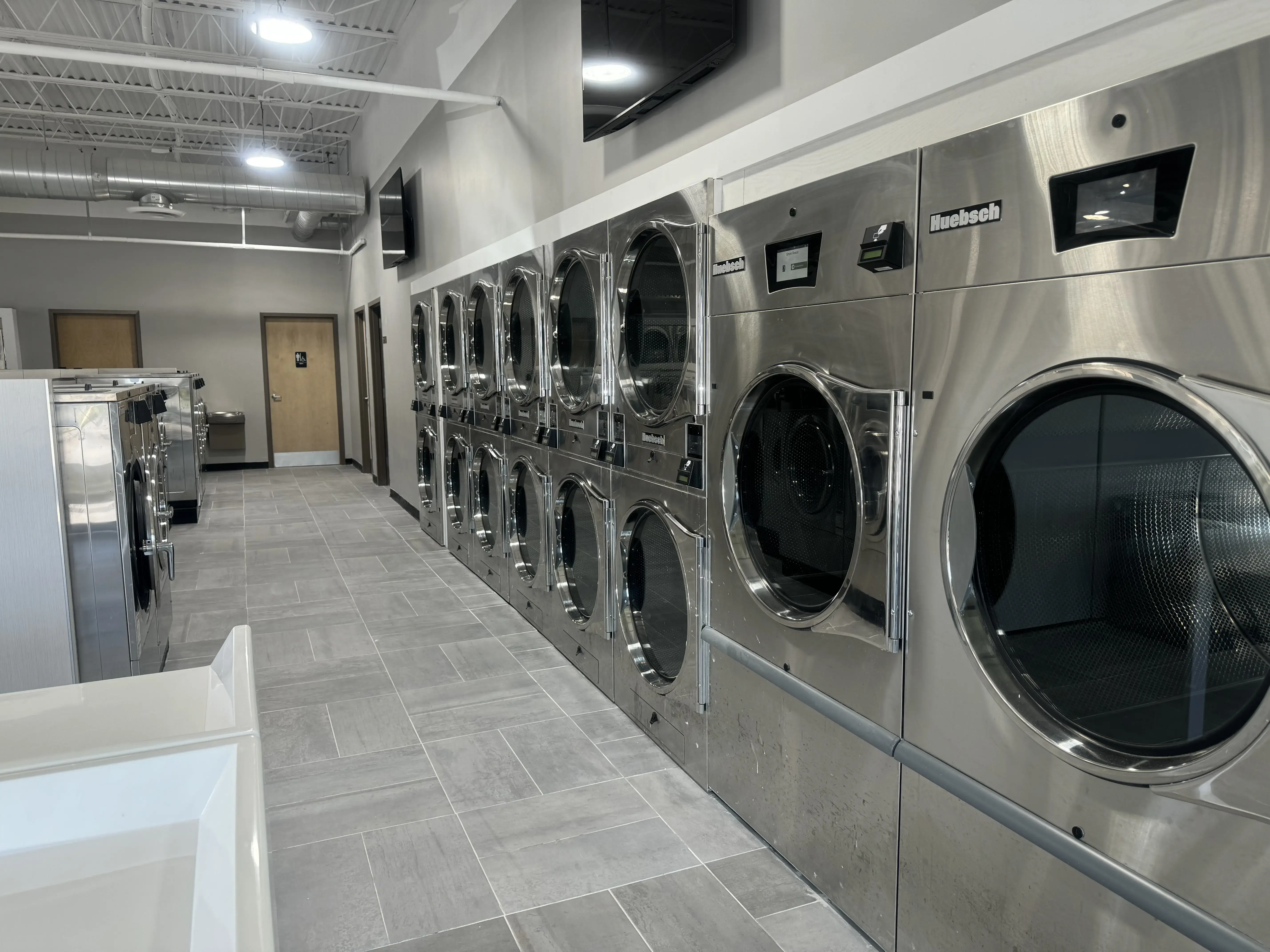 SpinXpress Laundry - Weber Rd - Wash & Fold Services location